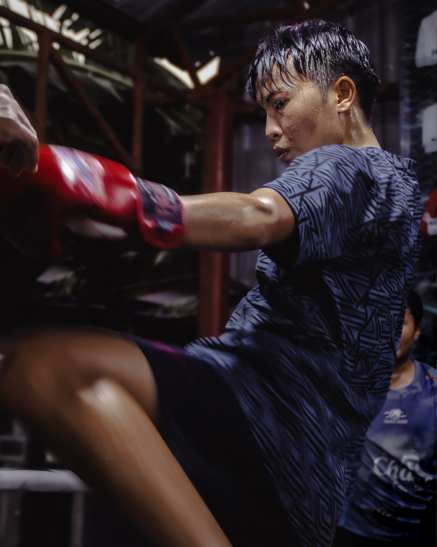 Women. 

#nakmuayying #muaythaigirls👊 #muaythaigirl #muaythaiphotography