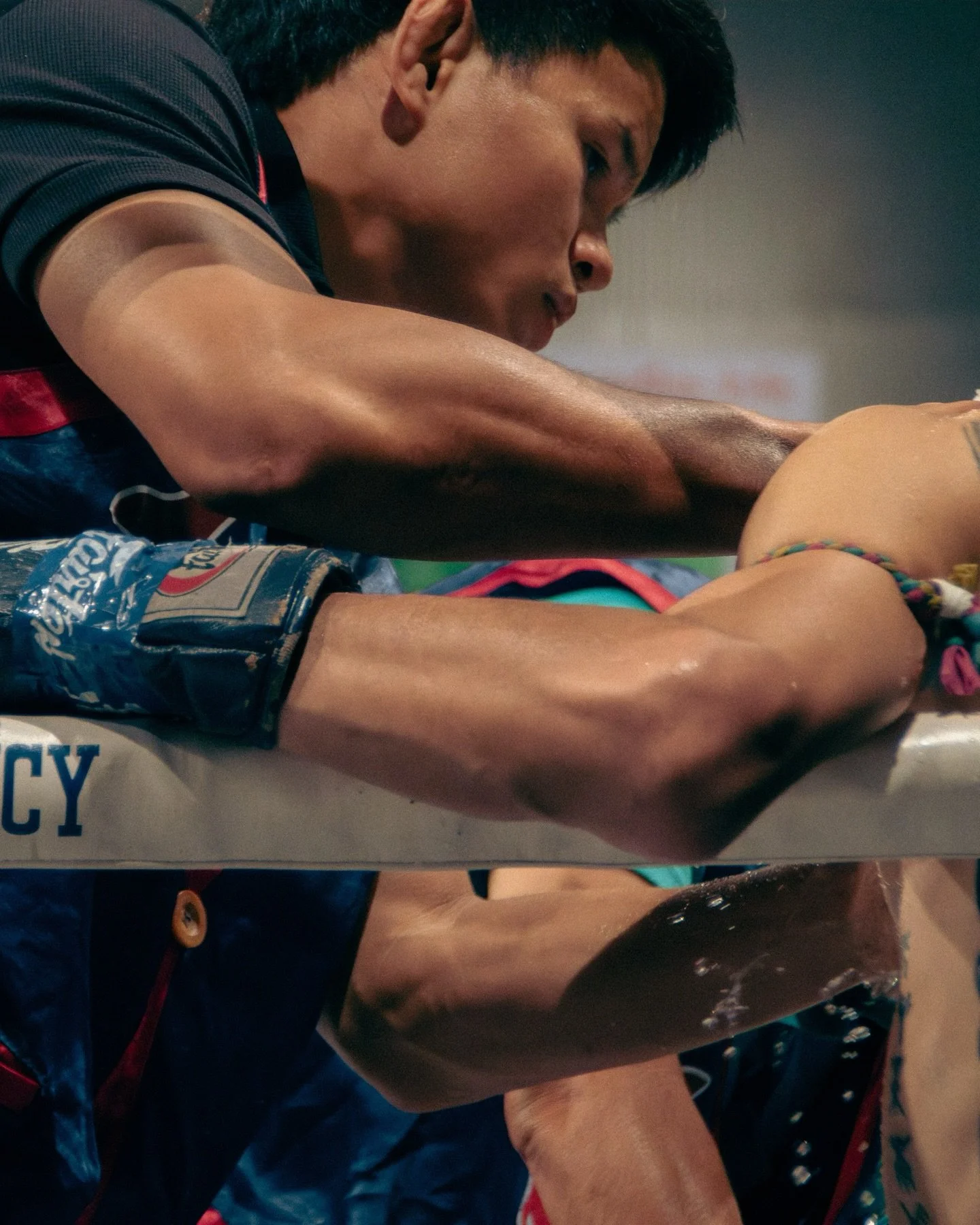 The people in the corner matter.

#muaythai #muaythaiphotography #nakmuay #nakmuaythai