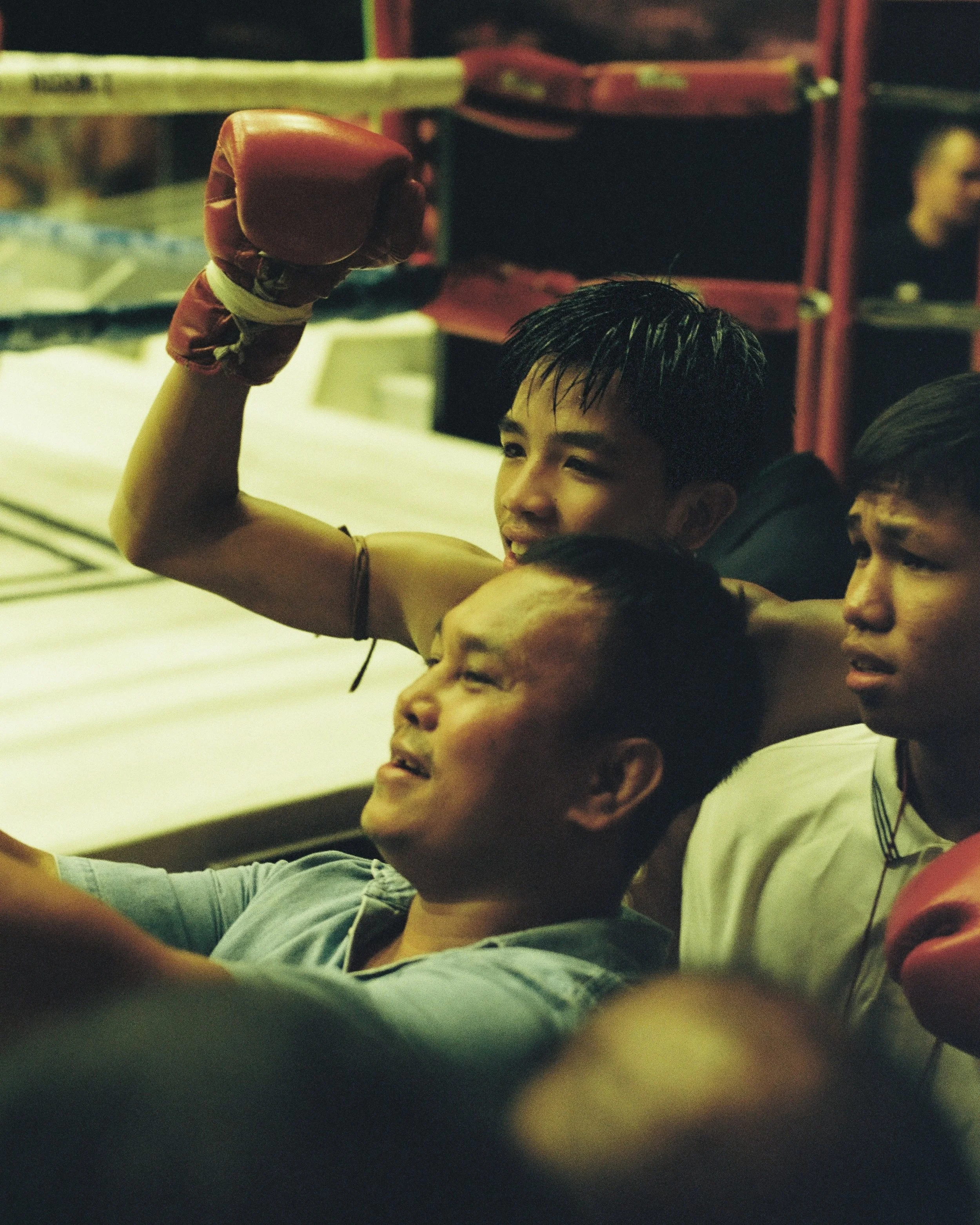 เพชรสกาย พีเค. เล็กเก๊สเฮ้าส์ ชนะคะแนน เพชรบ้านใหม่ เพชรเกียรติเพชร (17.5.2026)

📸 KODAK FILM 200

#muaythaiphotography #muaythai #nakmuay #muaythailife #muaythaifighter