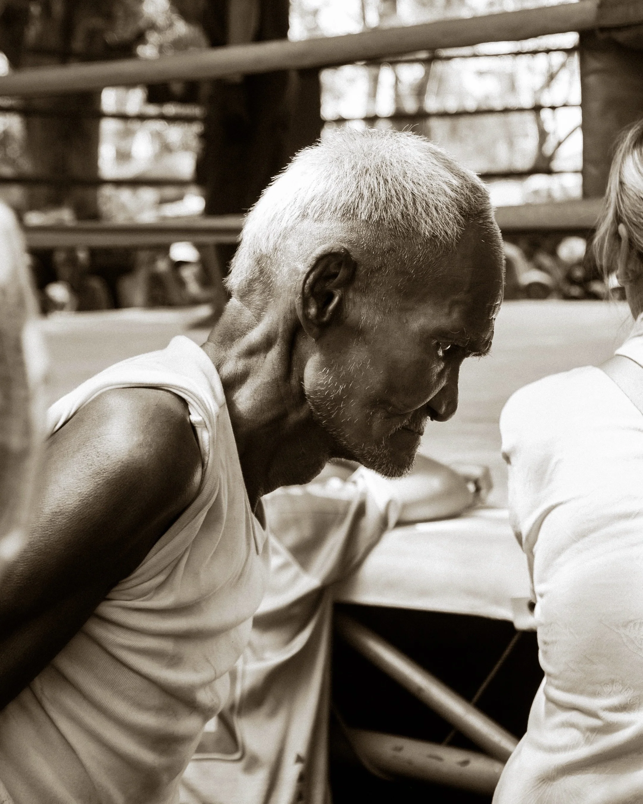 Watching from ringside 

#muaythaiphotography #muaythai #muay #documentaryphotographer #documentaryphotography