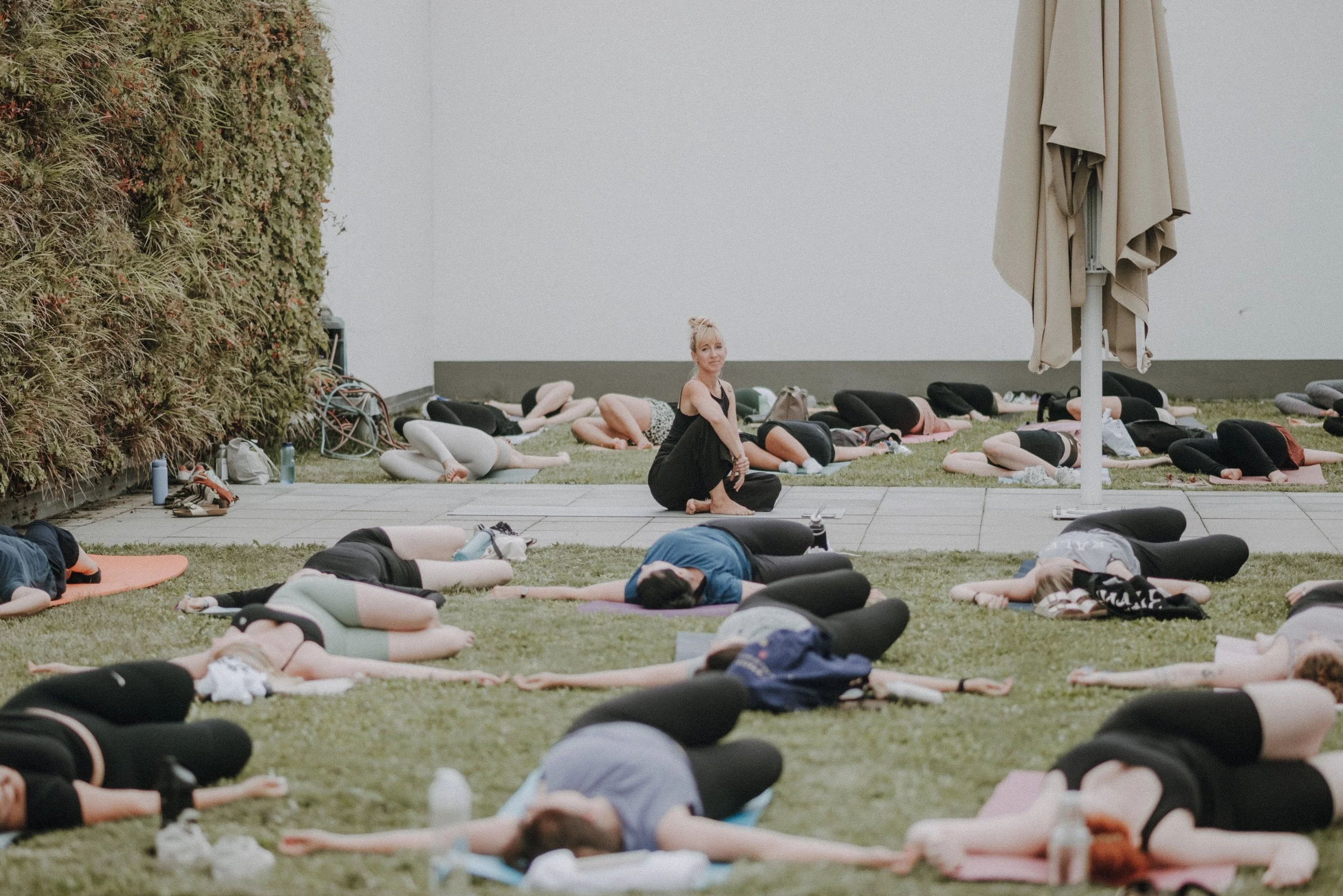 Rooftop YOGA @ Höfe am Brühl