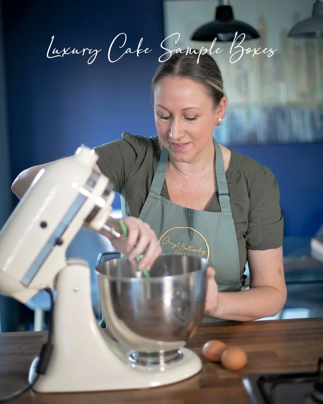 My luxury sample boxes are now open for pre order ready for delivery or collection from the 19th November.

Each box includes six flavours, including three brand new ones:

🍰 Earl Grey with blackberry gel&eacute;e &amp; honey Swiss meringue buttercr