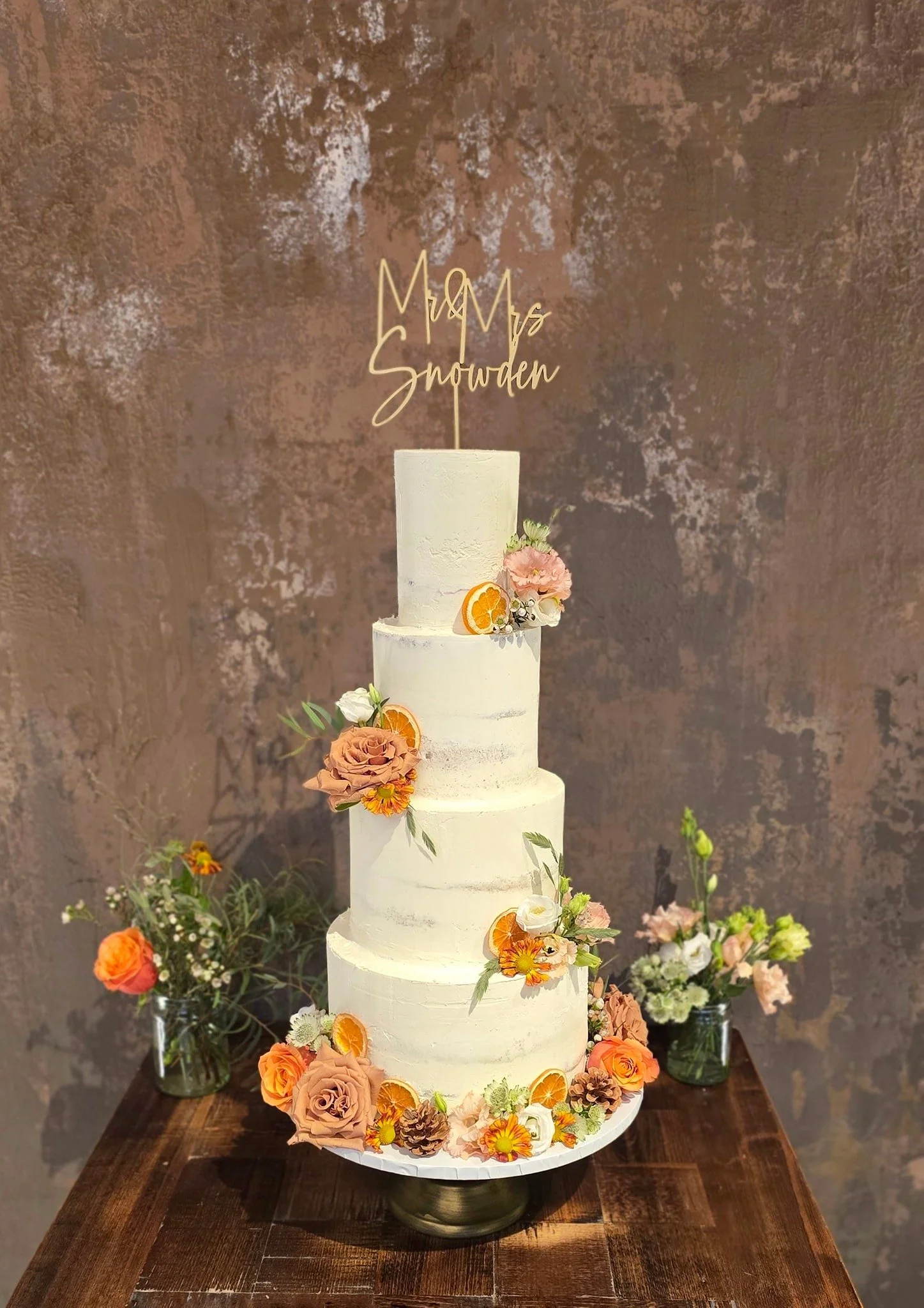 Congratulations to L&amp;L on their beautiful wedding day. 

Loved Creating this design with fresh flowers from @springwoodflowers 

Flavours on all tiers were apple and blackberry a perfect combination for an Autumnal wedding and what stunning colou