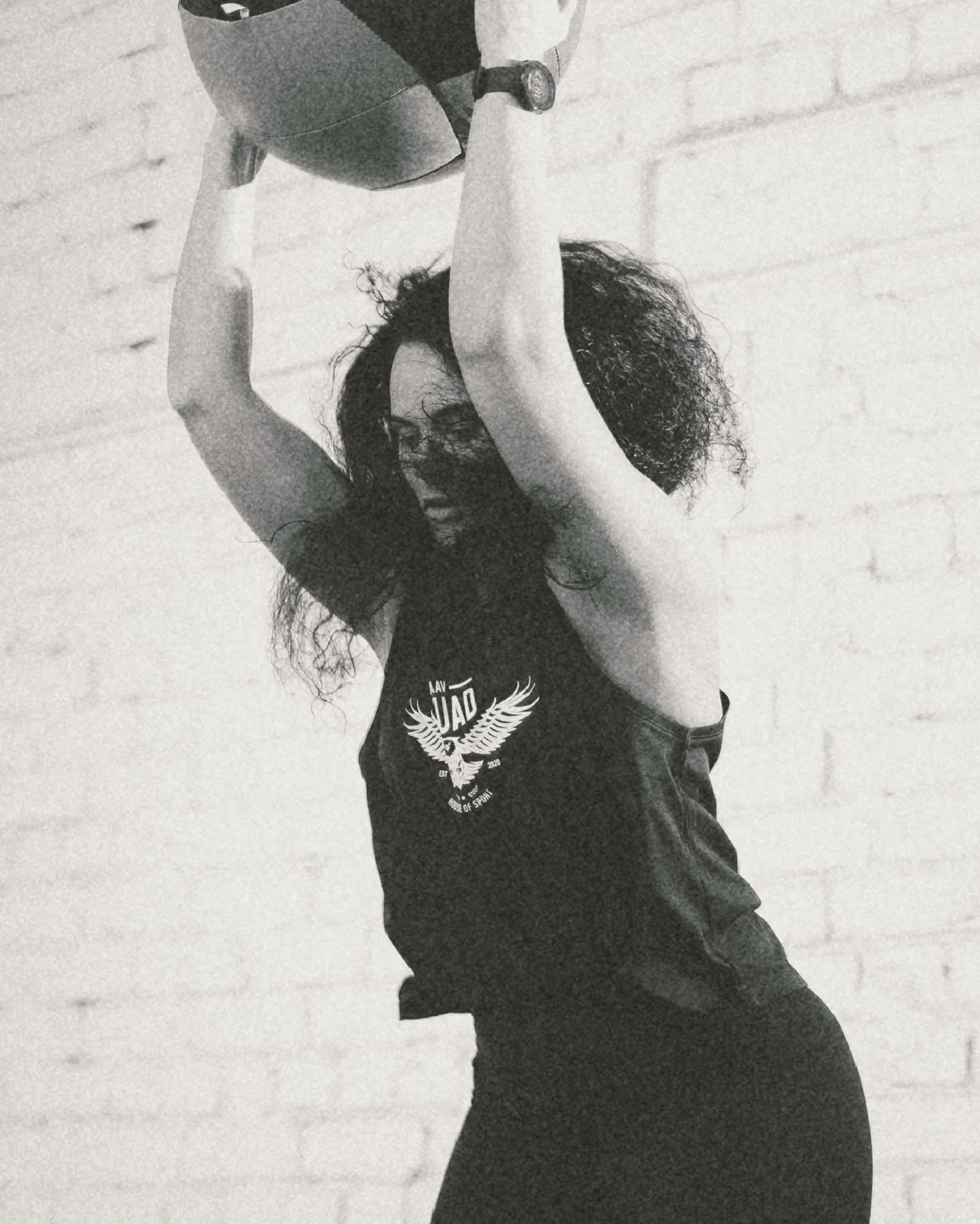 Aav Squad &ndash; koht, kus sport annab tiivad

Aav Squad ei s&uuml;ndinud &auml;riplaanist, vaid t&auml;nu iga&auml;evaelu katsumustele. See kasvas v&auml;lja &uuml;hest spontaansest trennist ja kujunes kohaks, kuhu inimesed tahtsid tagasi tulla. Mi