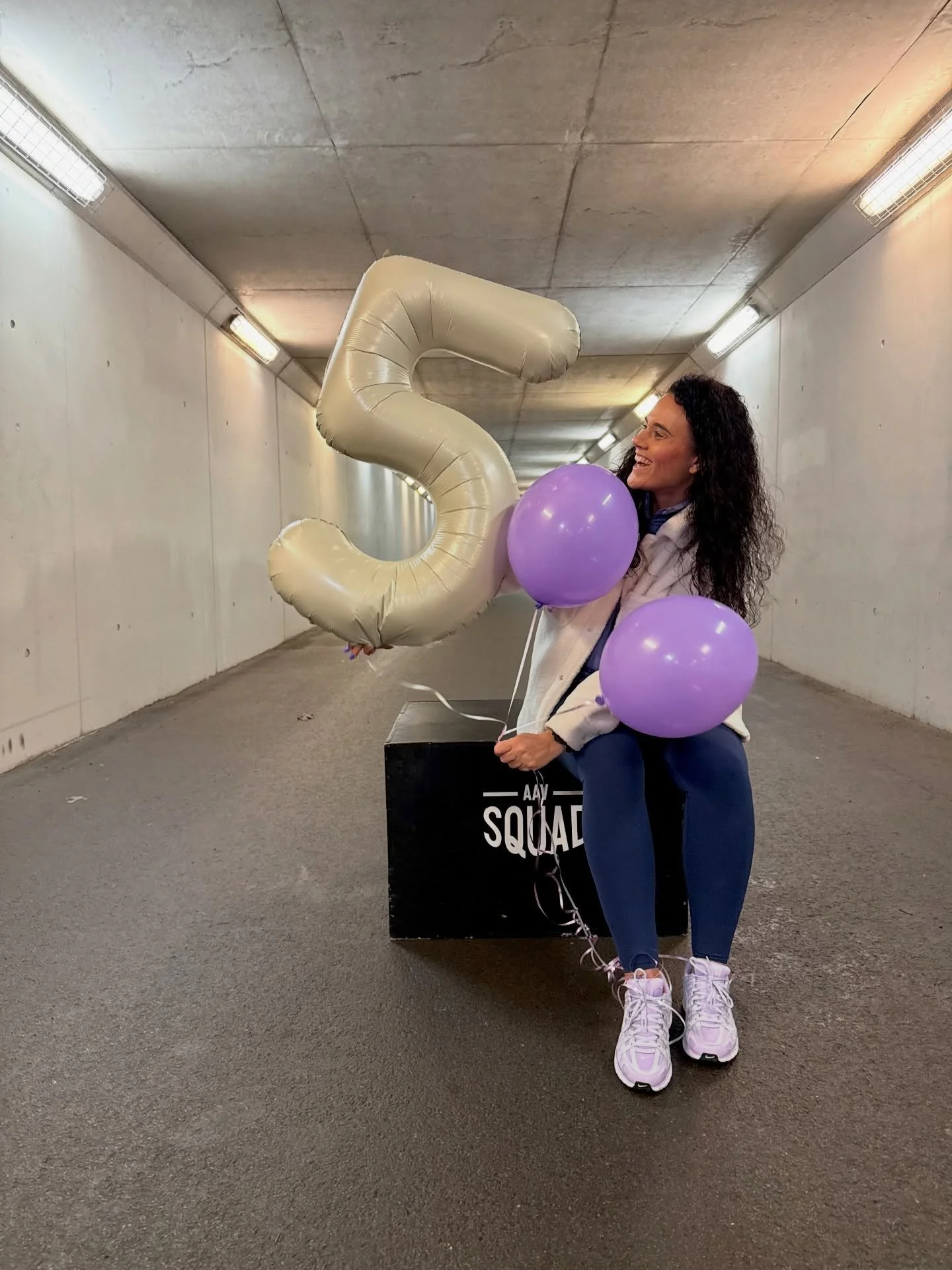 Aav Squad on 5🥳💜

Selle 5 aasta sisse mahub nii palju hetki ja emotsioone.
Everyday Championi koht on Aav Squadis💜

Kniks enda ees ja kniks k&otilde;igi ees, kes on oma panuse ja s&uuml;dame andnud💜

Lendame🦅💜

#aavsquad #hybridworkout #treenin