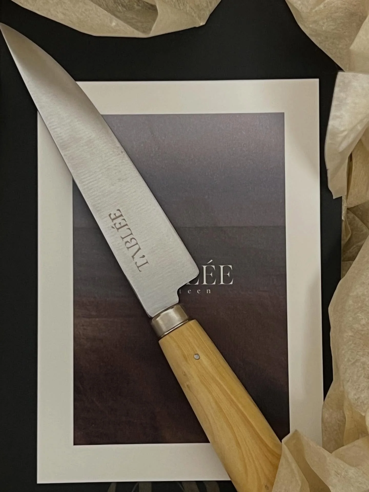 Gift from @tableecanteen 

🎁🔪🌷