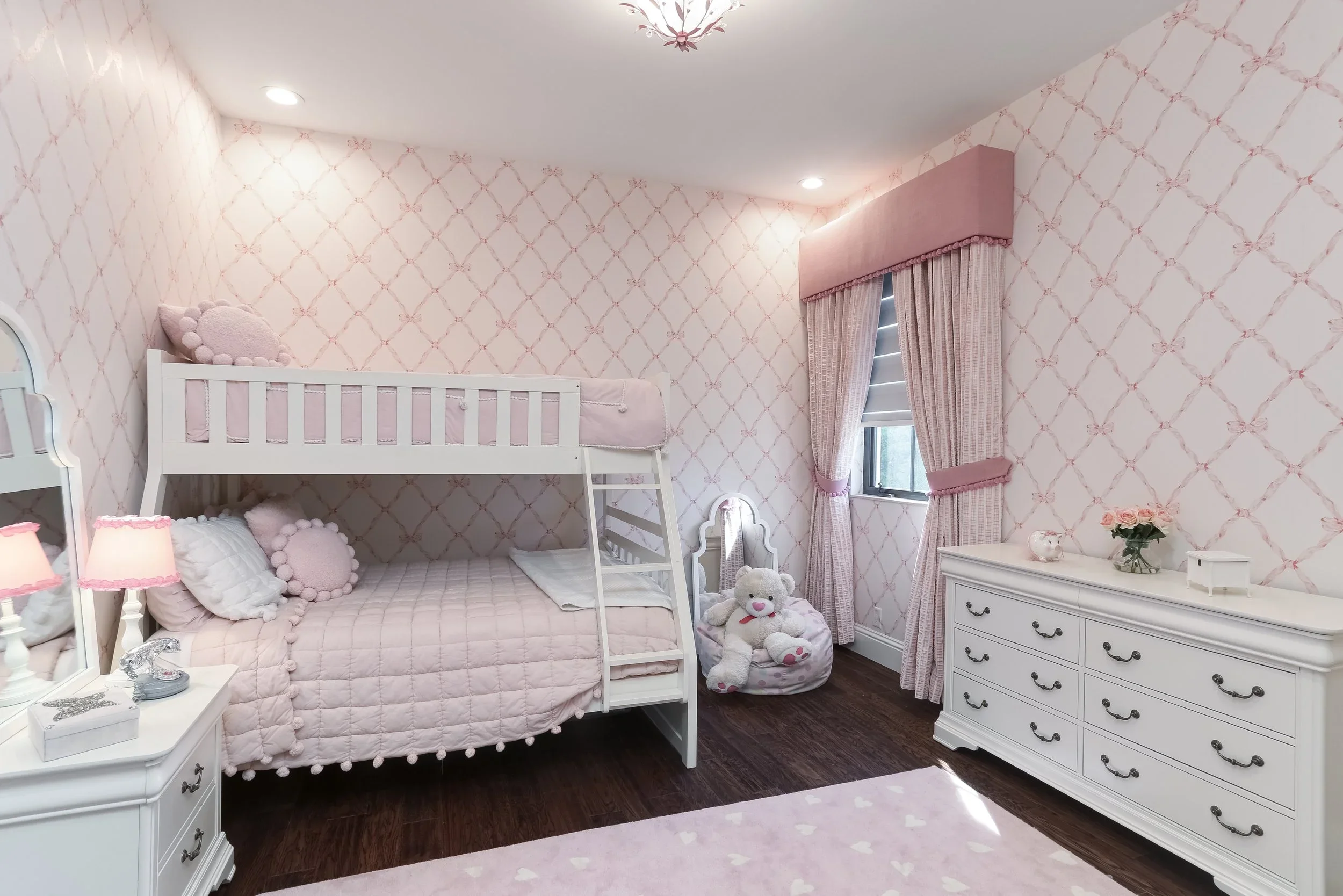 Kids Room Wallpaper: Ideas to Decorate a Fun and Creative Space