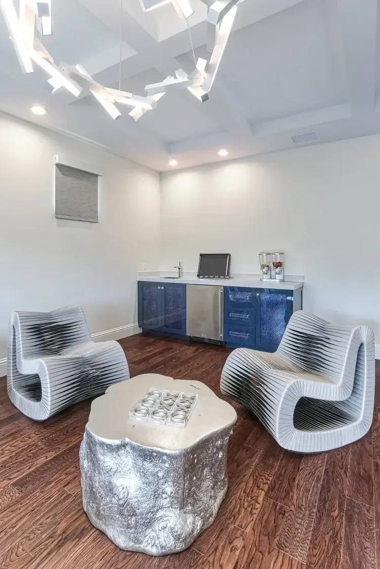 Distinct+Elegance-11 (2).webp