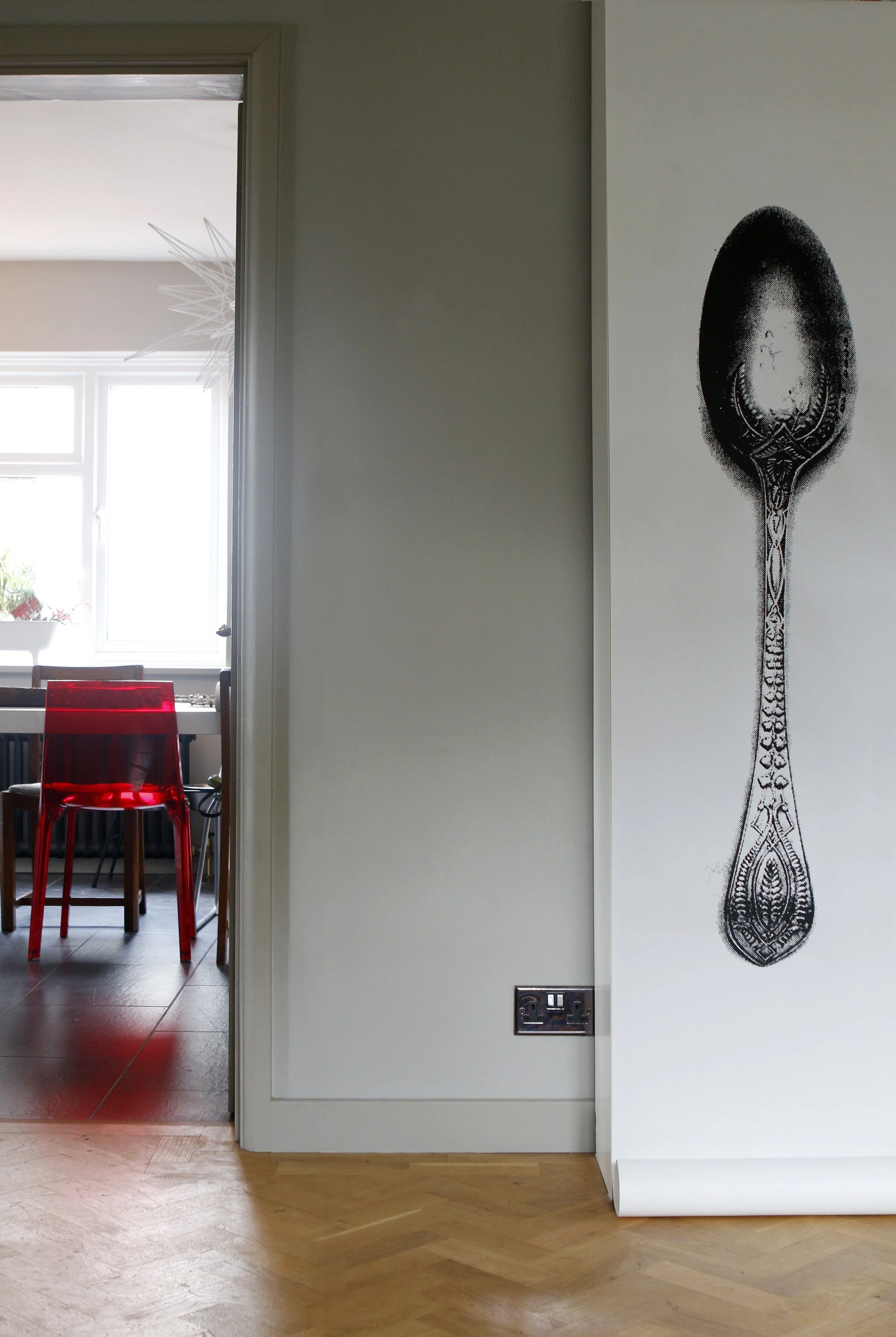 SMALL-SPOON---Tracy-Kendall-Wallpaper-a896236368d3af67065c80c095e4a108.jpg