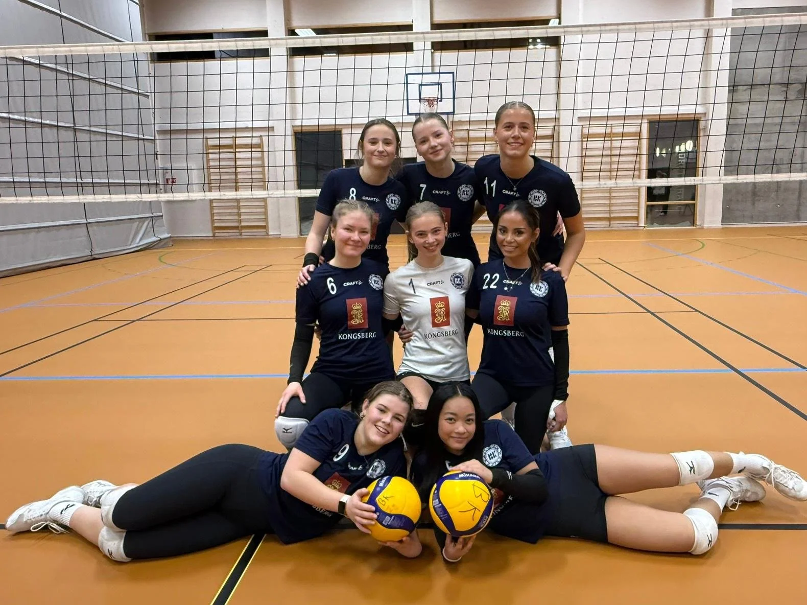 BK Volleyball jenter lagbilde.JPG