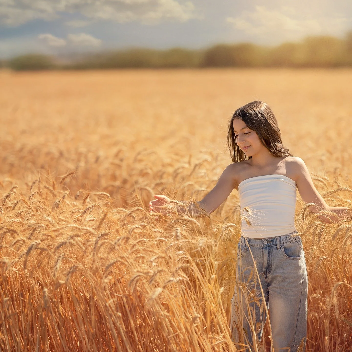 There&rsquo;s something special about photographing a young girl on the edge of her next chapter.
Nature brings out a calm, authentic glow that I love capturing ✨
Booking Bat Mitzvah sessions in Bergen County.
#batmitzvah #batmitzvahportraits #batmit