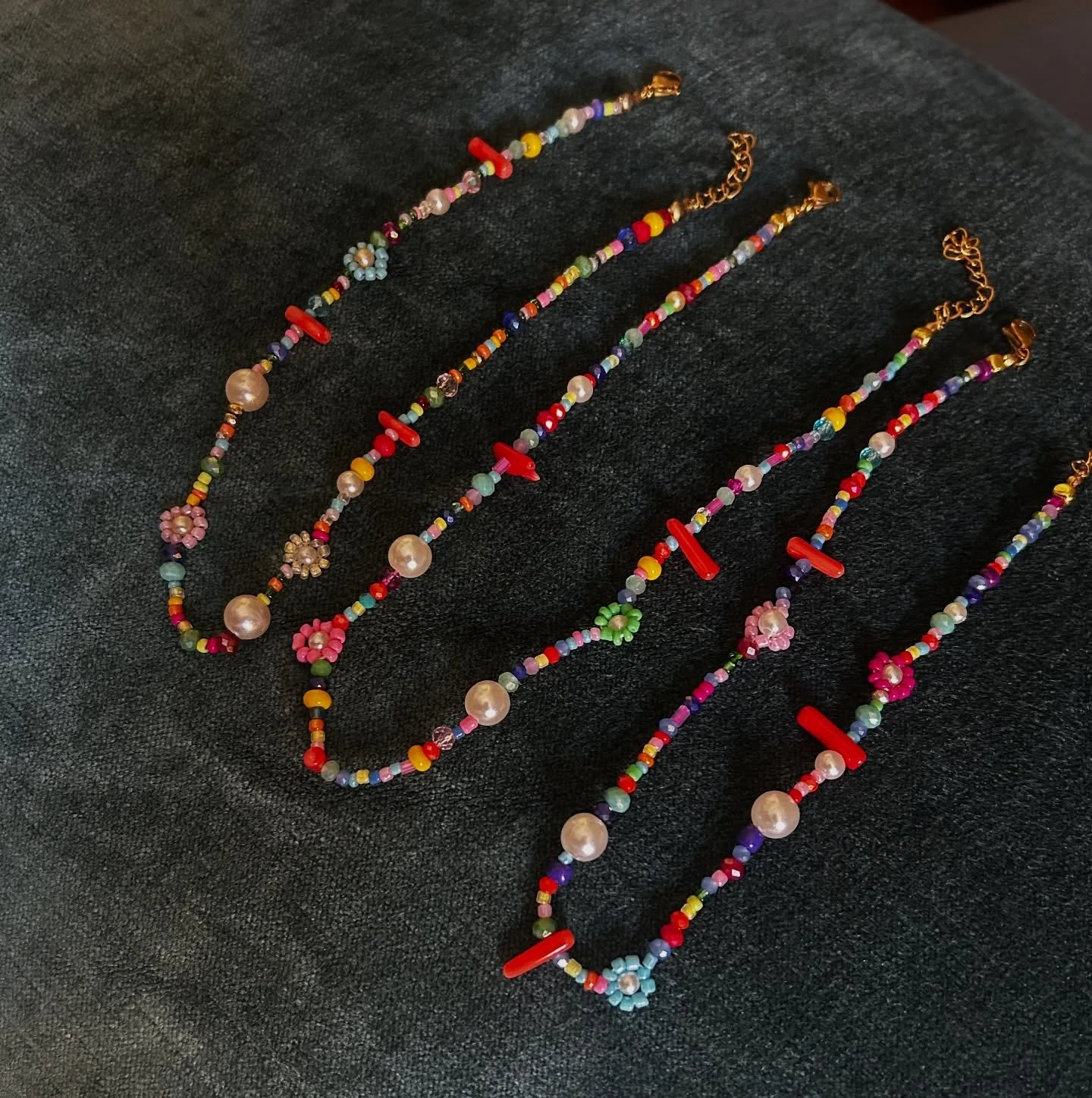 🌈🌼Nuove collanine estive 🌼🌈
Tutte diverse, tutte fatte a mano.

💌 15&euro;
Scrivimi in DM per scegliere la tua!

#8ottolab #collaninecolorate #handmadejewelry #estate2025 #gioiellifattiamano