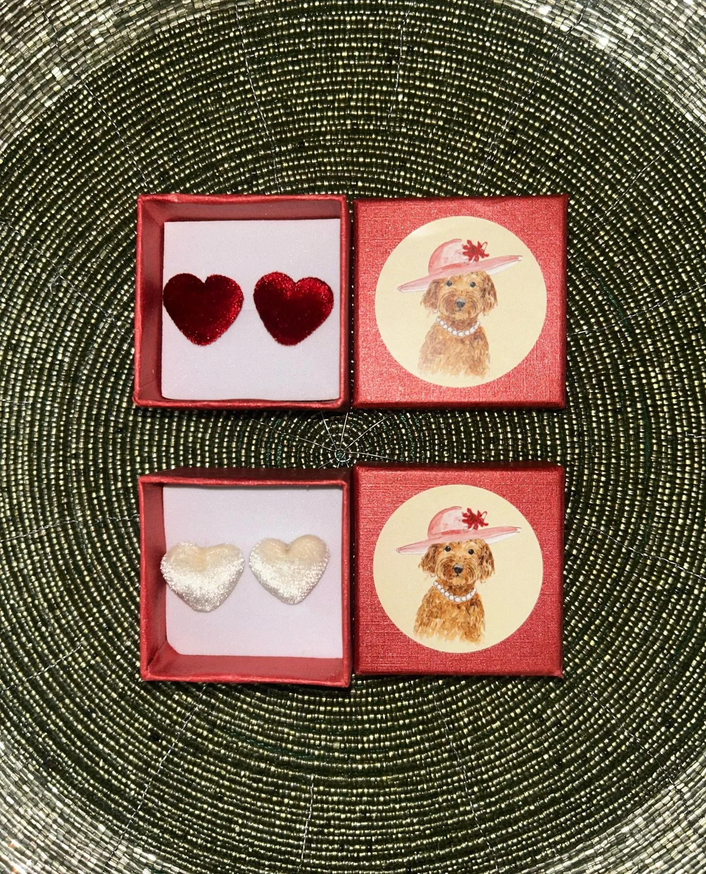 Orecchini di velluto a cuore &hearts;️🤍
per dire ti voglio bene a modo tuo✨