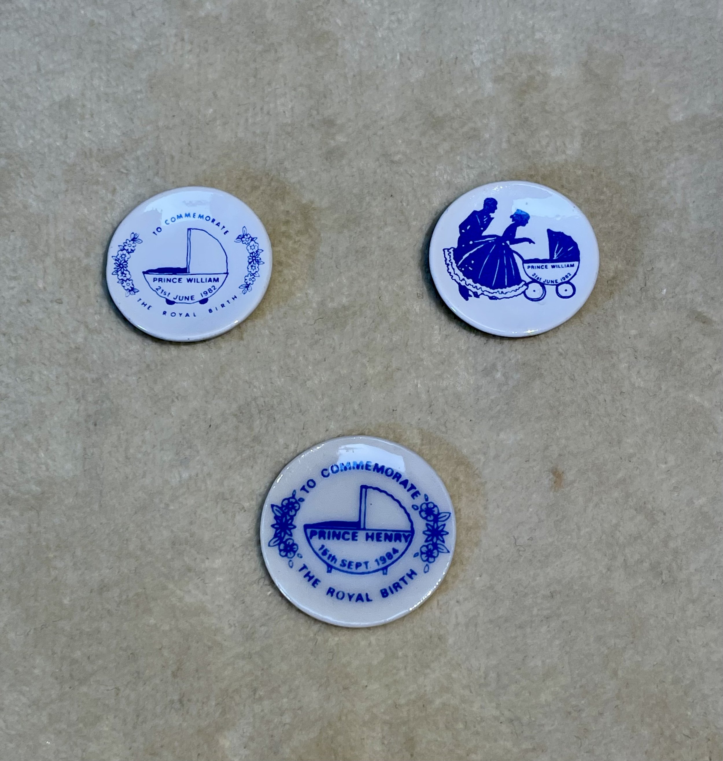 Commemorative/souvenir china