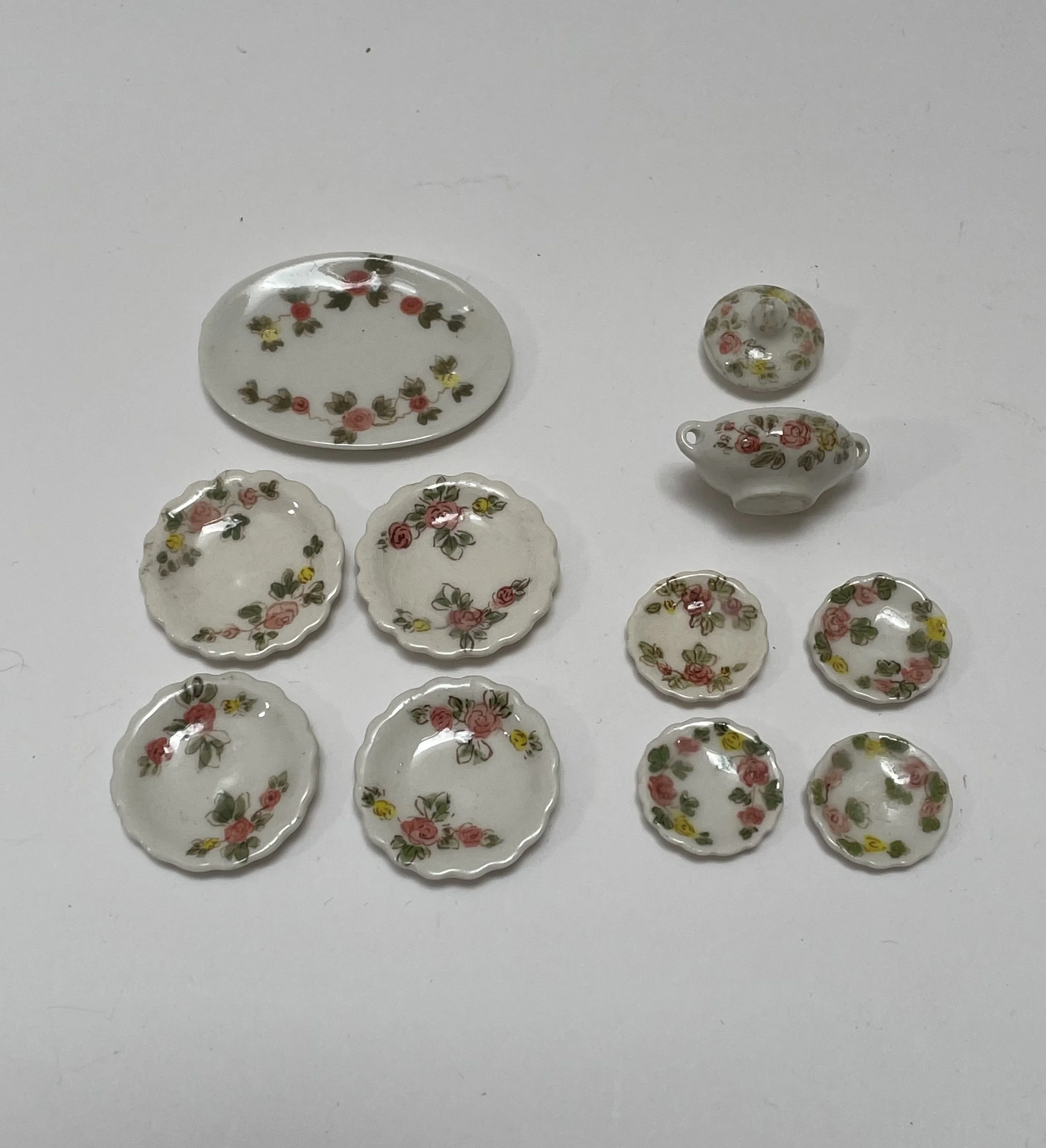 Decorative dinner set