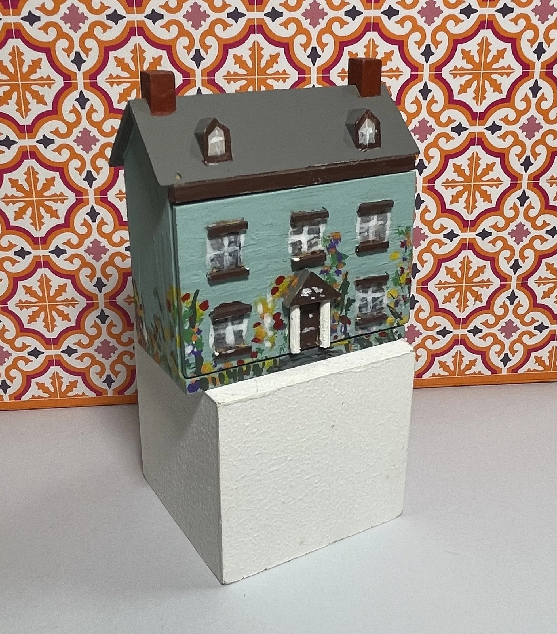 Hand painted dolls house for your dolls house