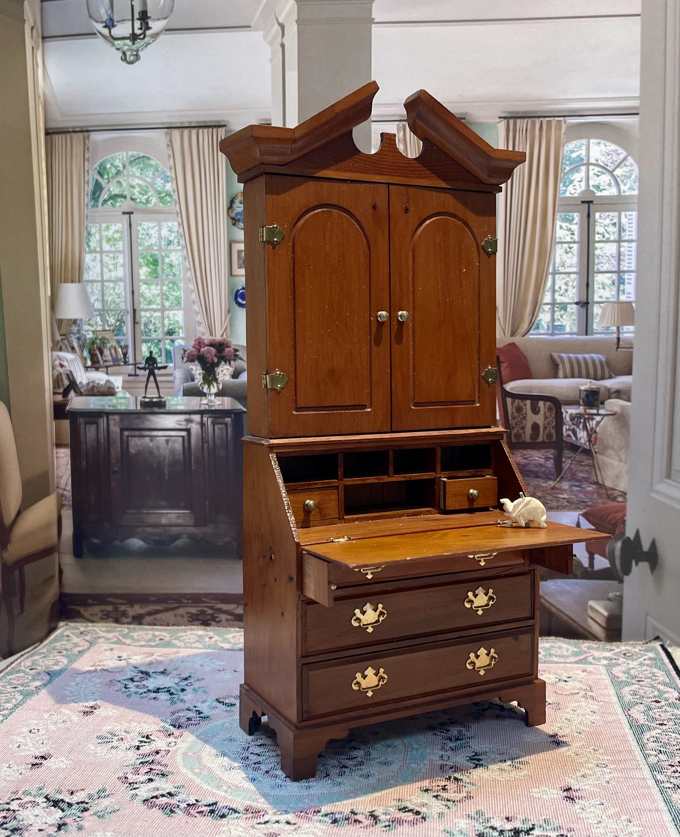 Bureau bookcase in Yew