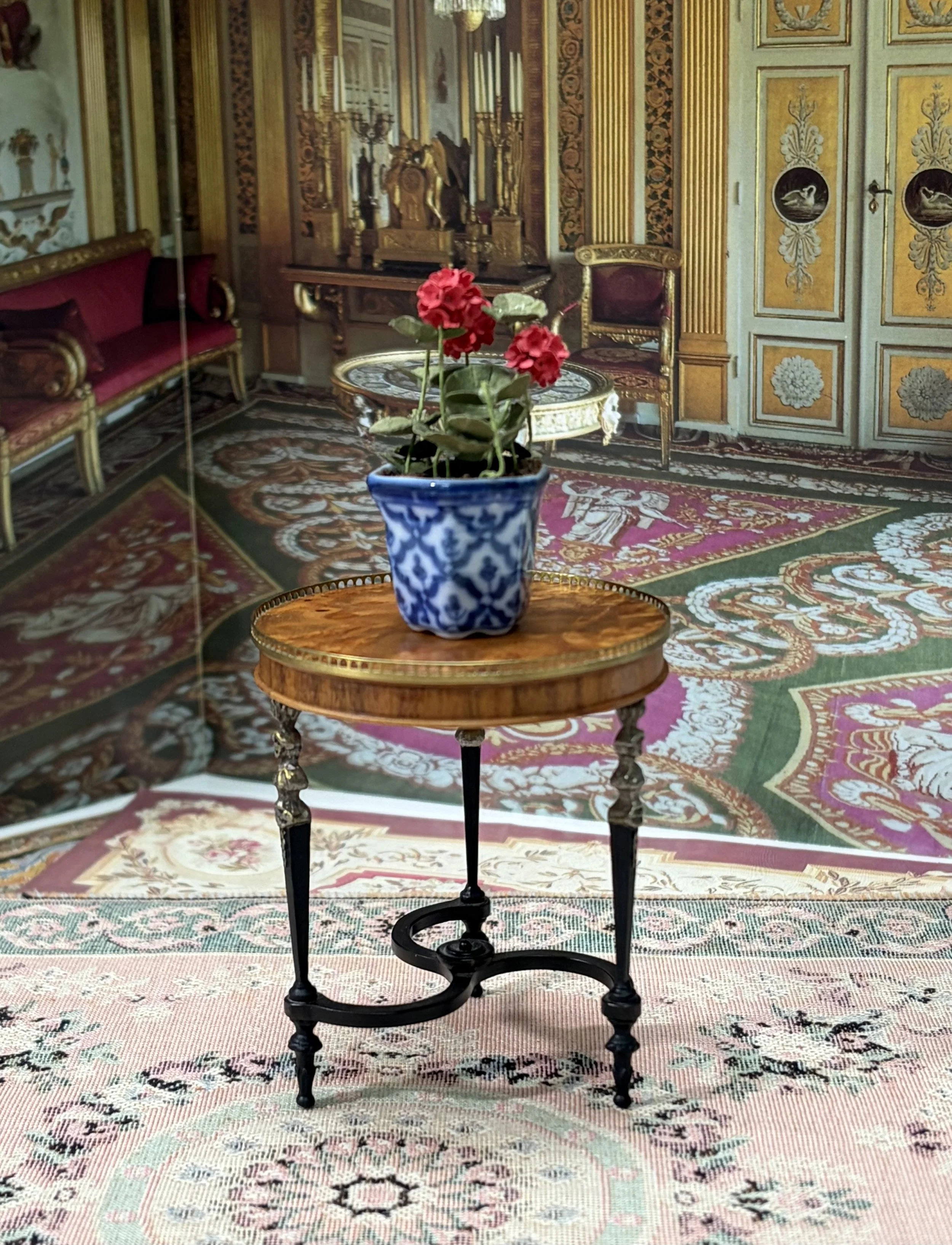 Louis XVI circular table