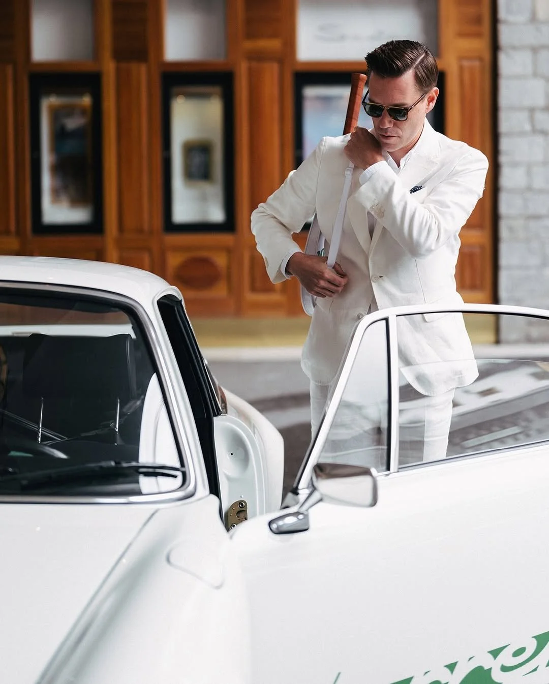 Elegance knows no off-season, and when the sun is out it’s time to bring some “Icestyle” to the  (1).jpg