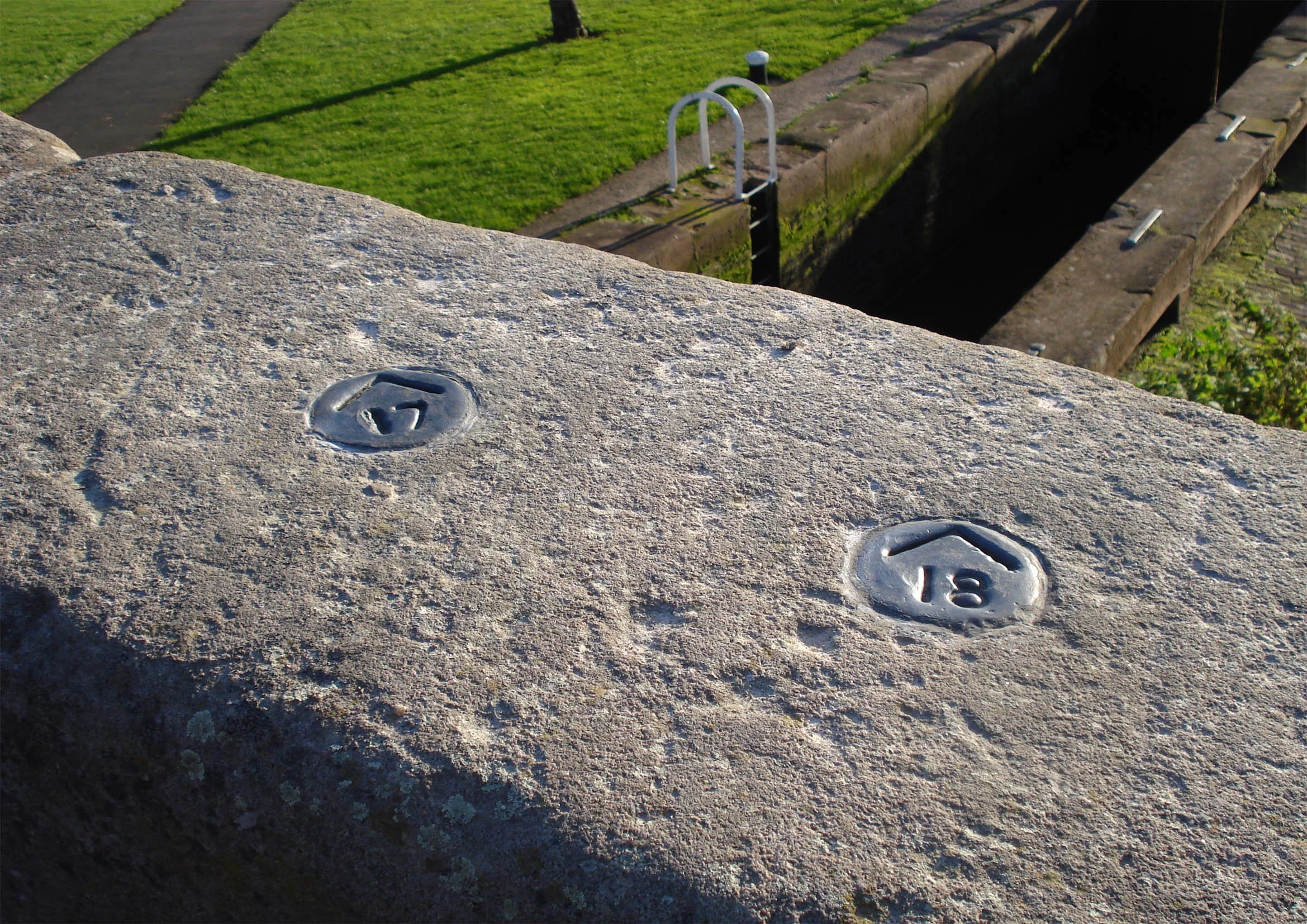 lead markers in stourport basins.jpg