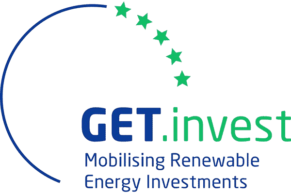 Logo de GET Invest avec une courbe de cinq étoiles vertes en arc, accompagnée du texte "GET.invest" en bleu et vert, et la phrase "Mobilising Renewable Energy Investments" en bleu.