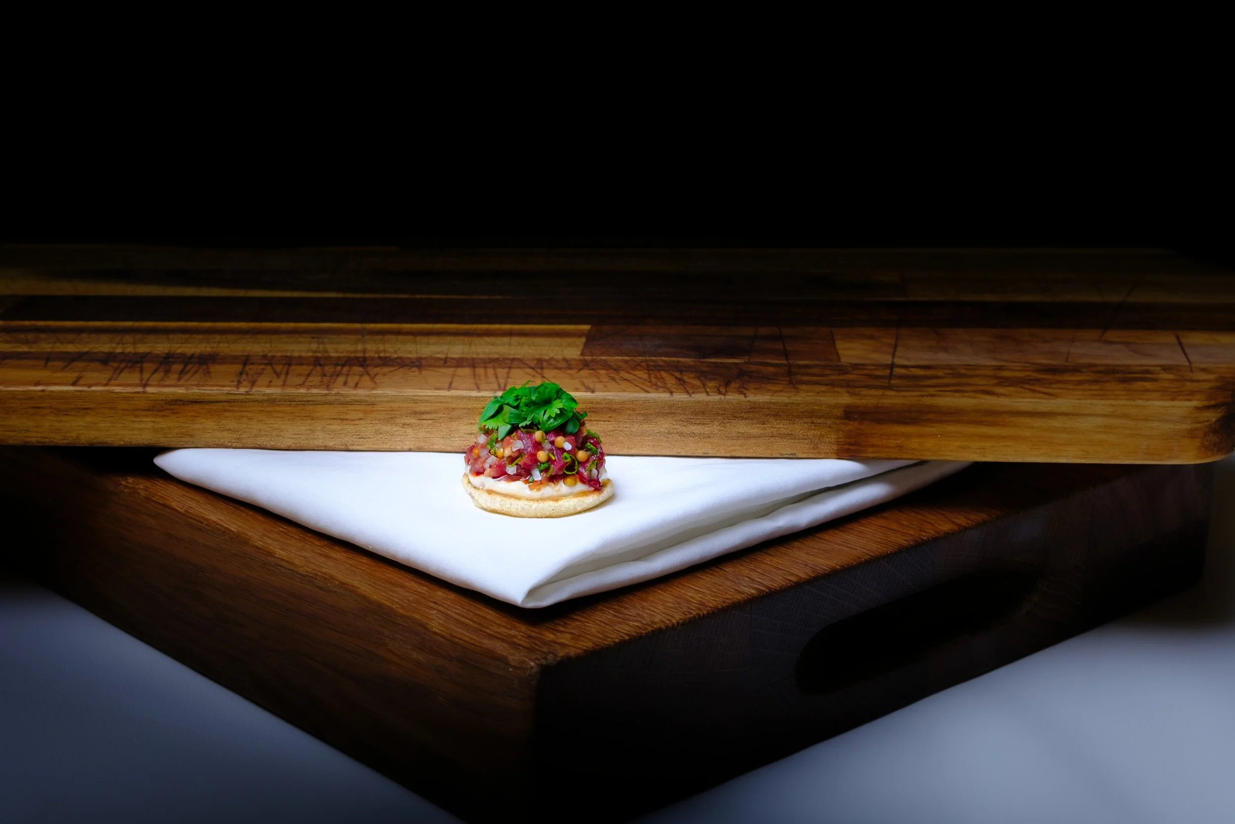 Tartar | nahm prik pao | koriander - Fredric Eugen Haltvik