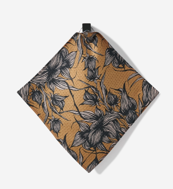 stay saffron cloths 4.png