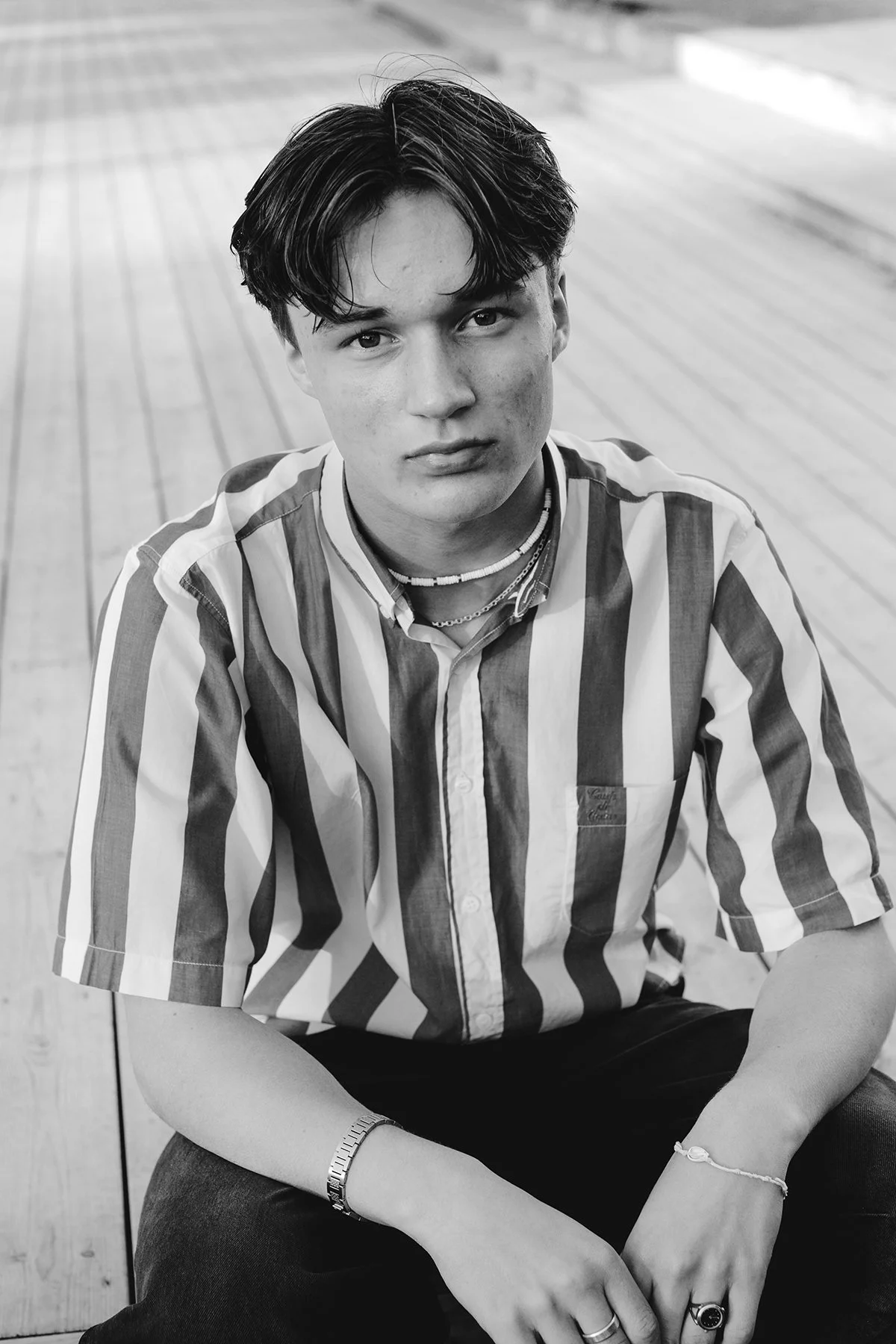 Konfirmantfotografering. Portrett av konfirmanten.