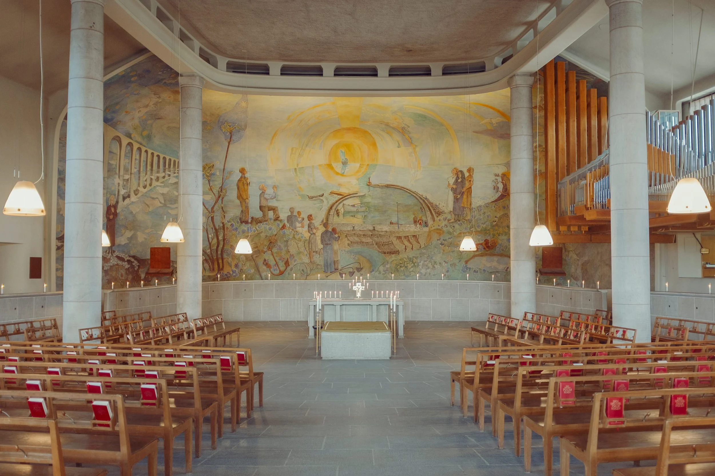Hellige korsets kapell i skogskrematoriet i Skogskyrkogården i Stockholm.