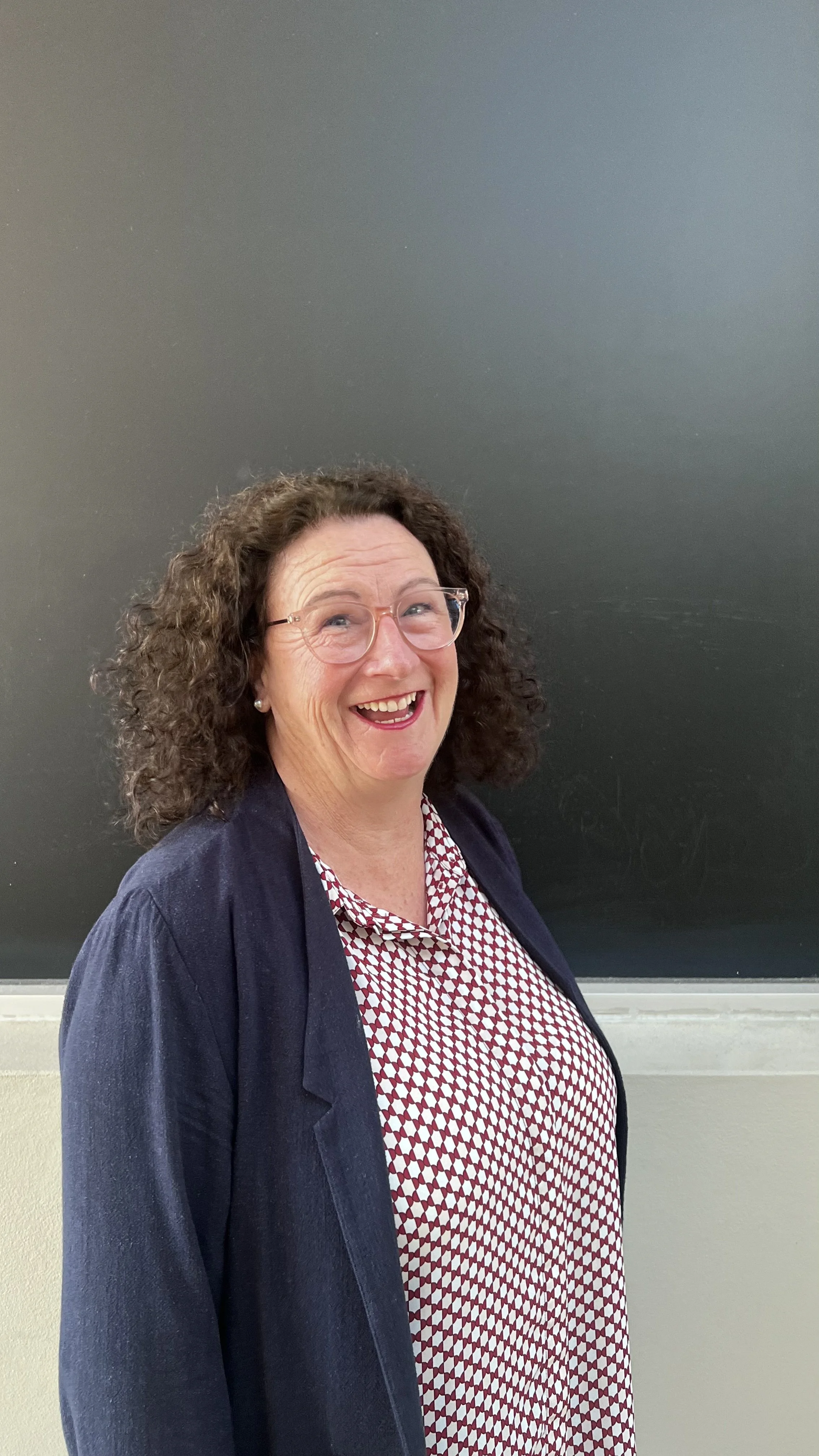 Lakeside Lung Function logo featuring a pair of lungs with an outline of water waves behind them, surrounded by a circular band with text, and a rectangular banner with text below.