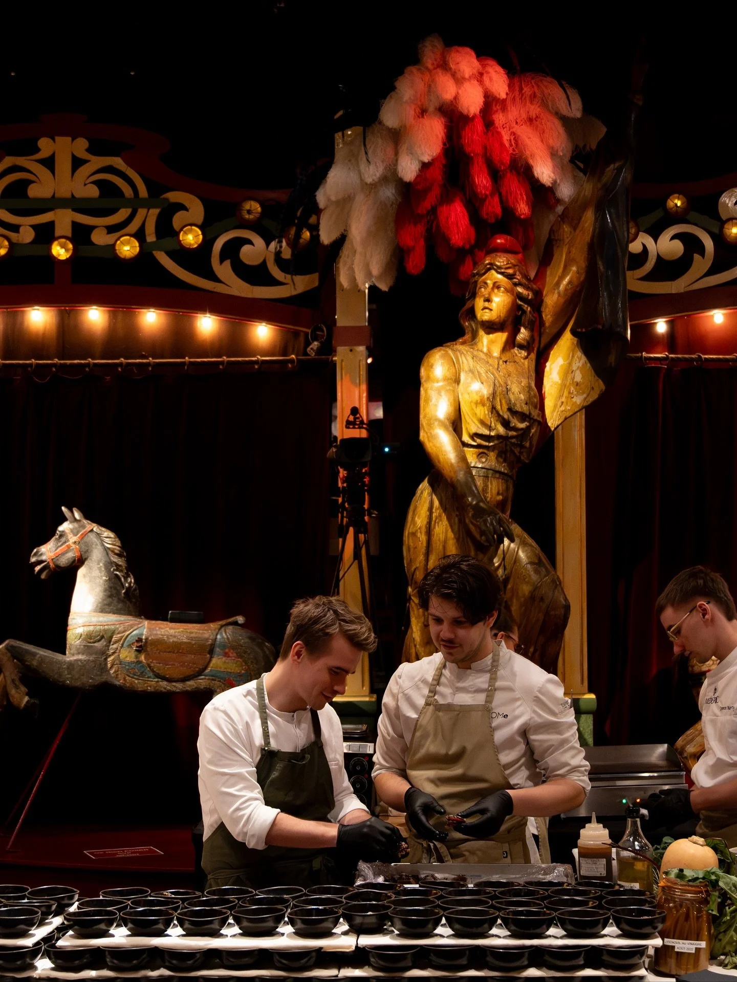 Vintage carousels and Parisian lights at Musée des Arts Forains. 🎠 
Catch us where we cook - this time, inside one of Paris’ most enchanting spaces.
📷 @byanaisfremont 
#eventplannerparis #luxuryevents #pariscatering #museedesartsfora