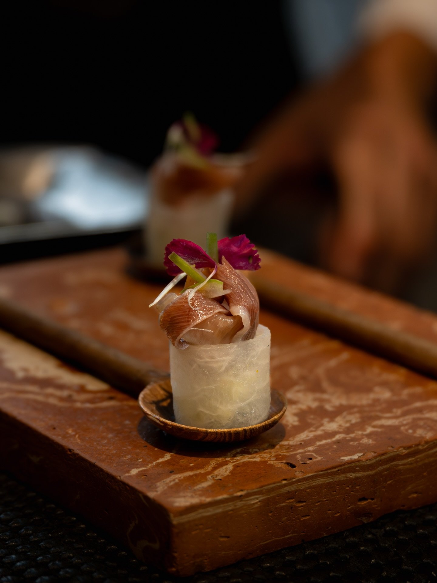 An amuse-bouche that sets the tone: a clear first gesture, calibrated to prepare the palate for the menu ahead.

📷 @byanaisfremont
#amusebouche #culinaryprecision #modernfrenchcuisine finedining michelinrestaurant