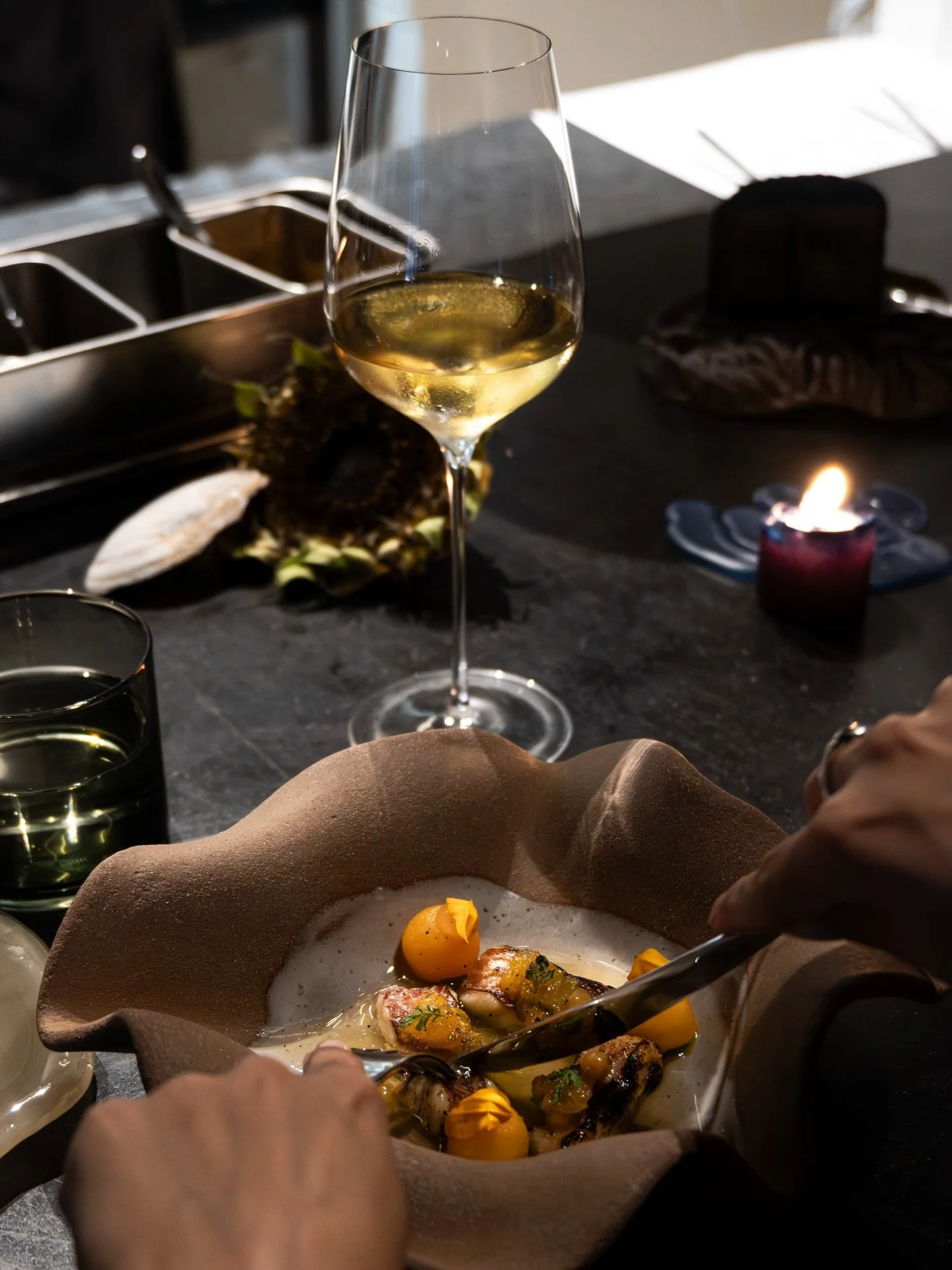 Each pairing is built from the plate outward. A measured balance between structure, acidity and aromatics, designed to echo the kitchen&rsquo;s intent.

📷 @byanaisfremont
#winepairing #sommellerie #finediningexperience michelinstargastronomy