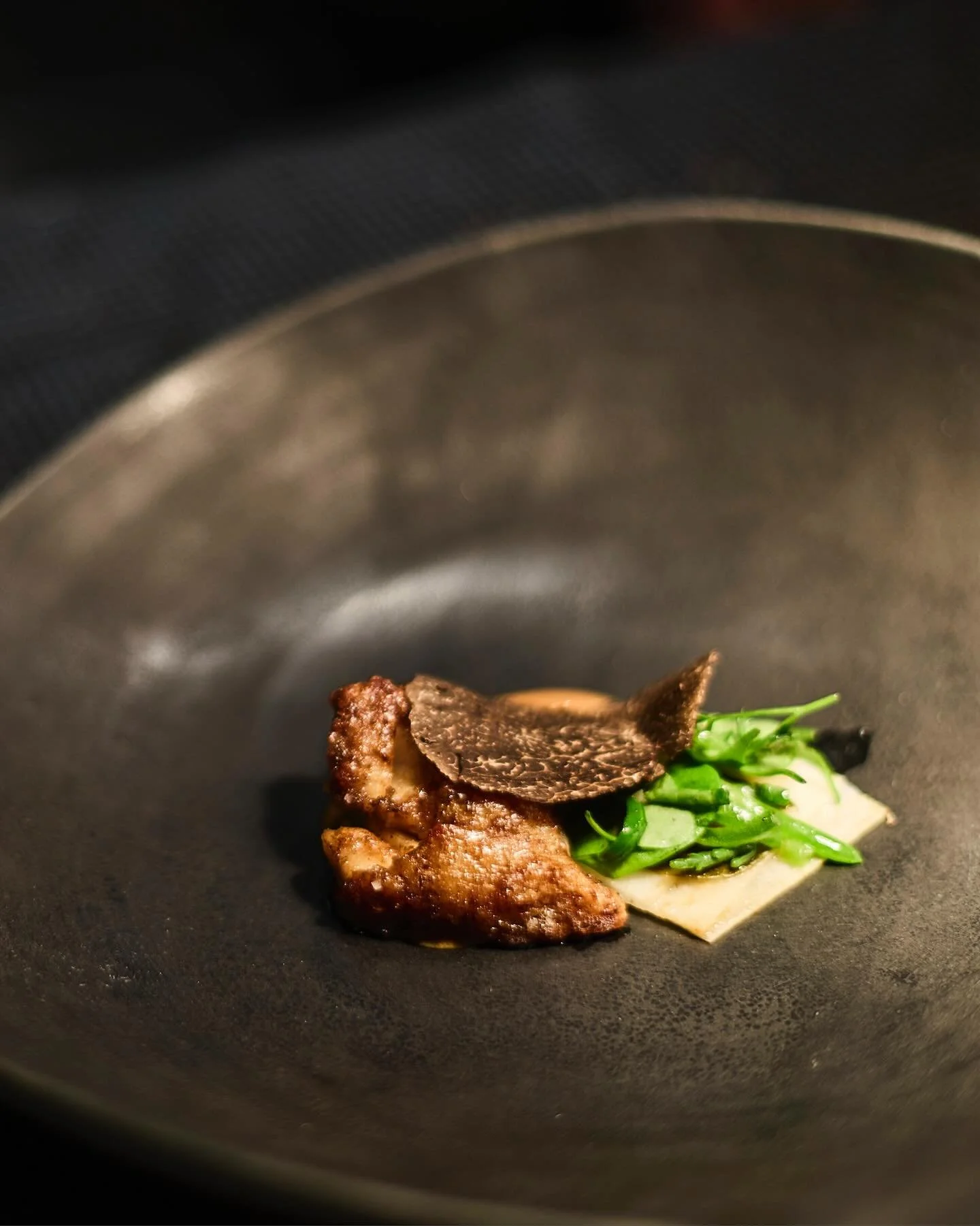 Truffle week begins. 
Mode: activated. 
Ready to taste it? 

📷 @charlene_yves_photographie 

#michelinrestaurant #moderncuisine #culinaryart #truffle #gastronomyparis