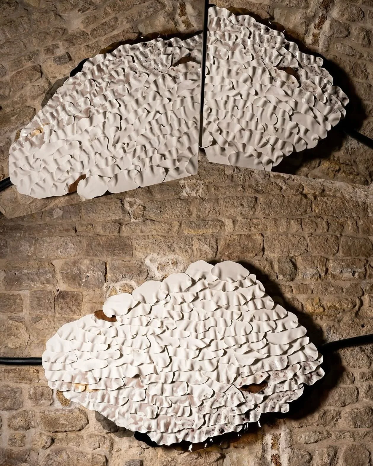 A bespoke sculpture by @amandehaeghen.

Every curve, every relief, echoes the plates at our table. 
Form, ritual, vision - brought to life.

📷  @lephotographedudimanche 

#michelinrestaurant #moderncuisine #gastronomyparis #culinaryart