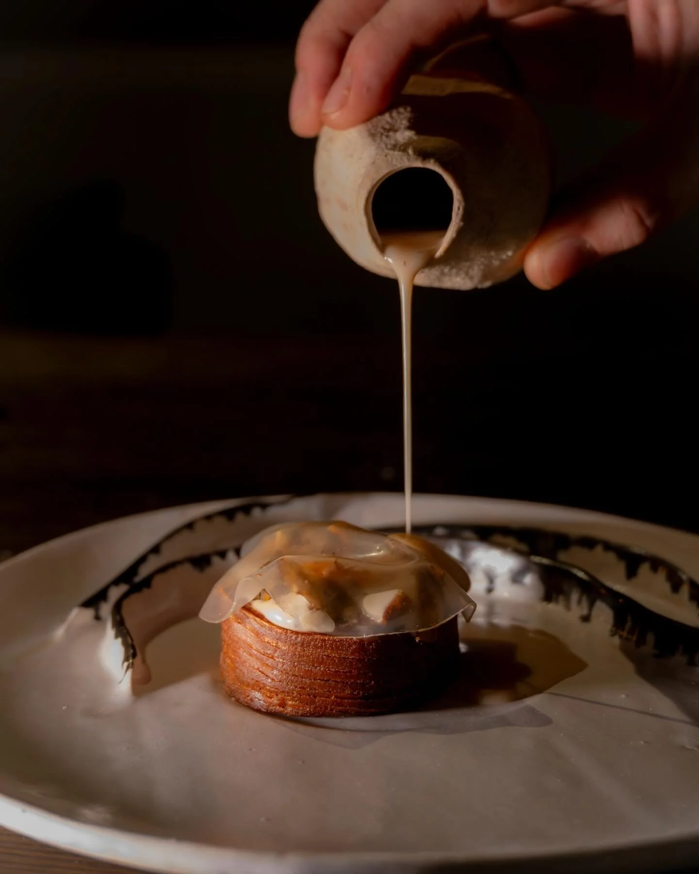 Jerusalem Artichoke 
Chestnuts &bull; Miso &bull; Vanilla 

Unexpected &bull; Balanced &bull; Refined

📷  @byanaisfremont 

#michelinrestaurant #moderncuisine #gastronomyparis #culinaryart