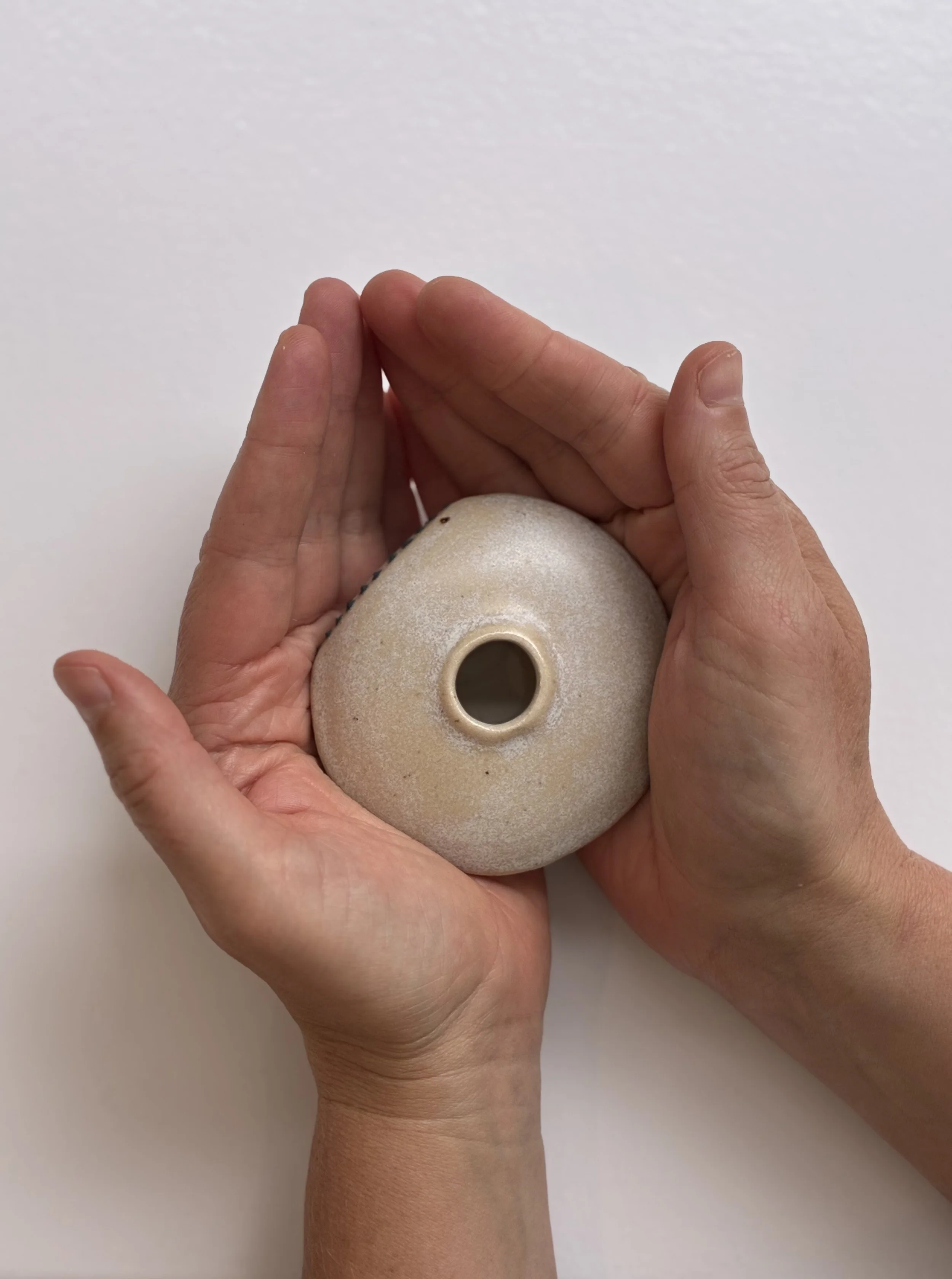 HOLDING VESSEL