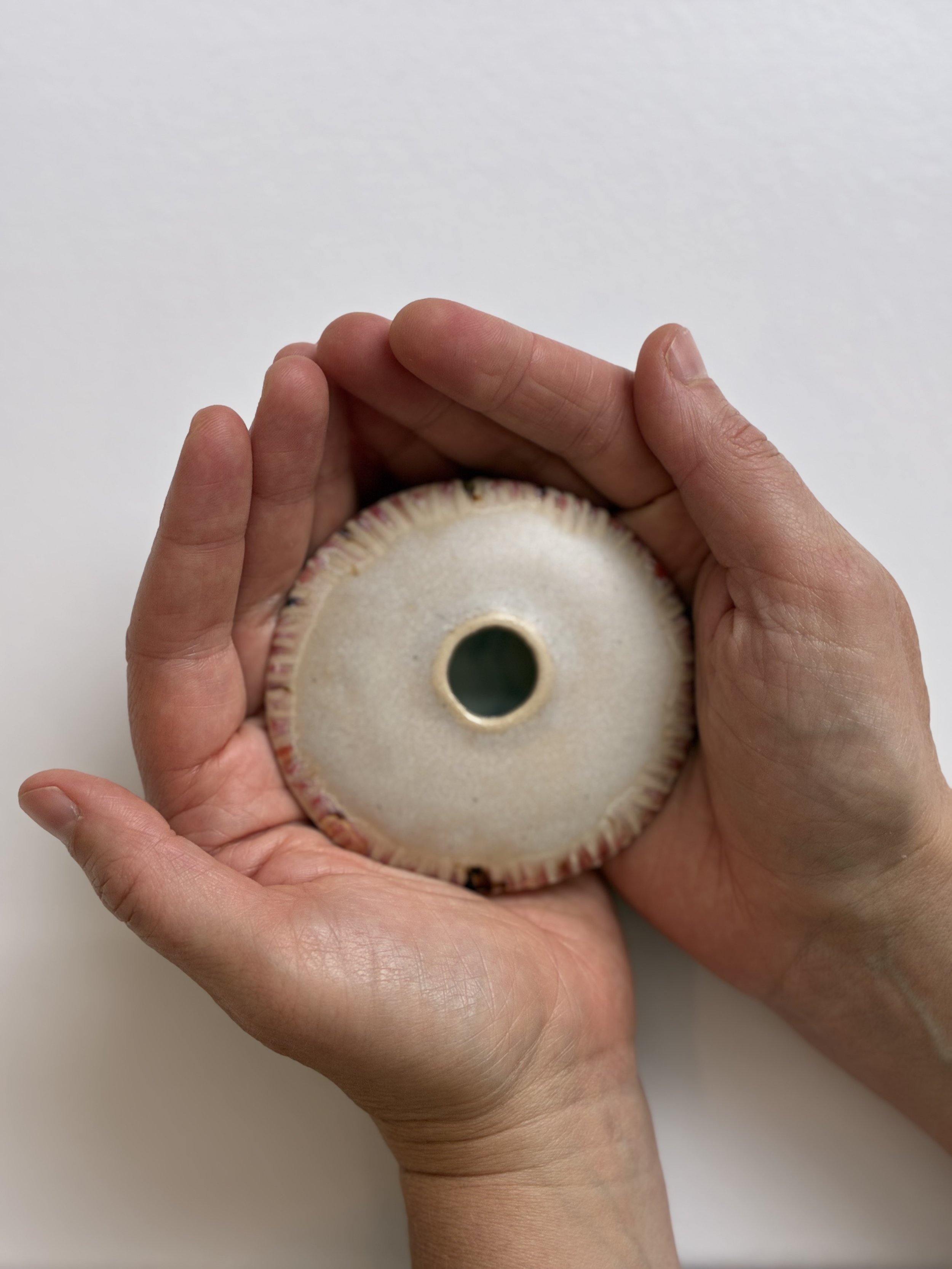 HOLDING VESSEL