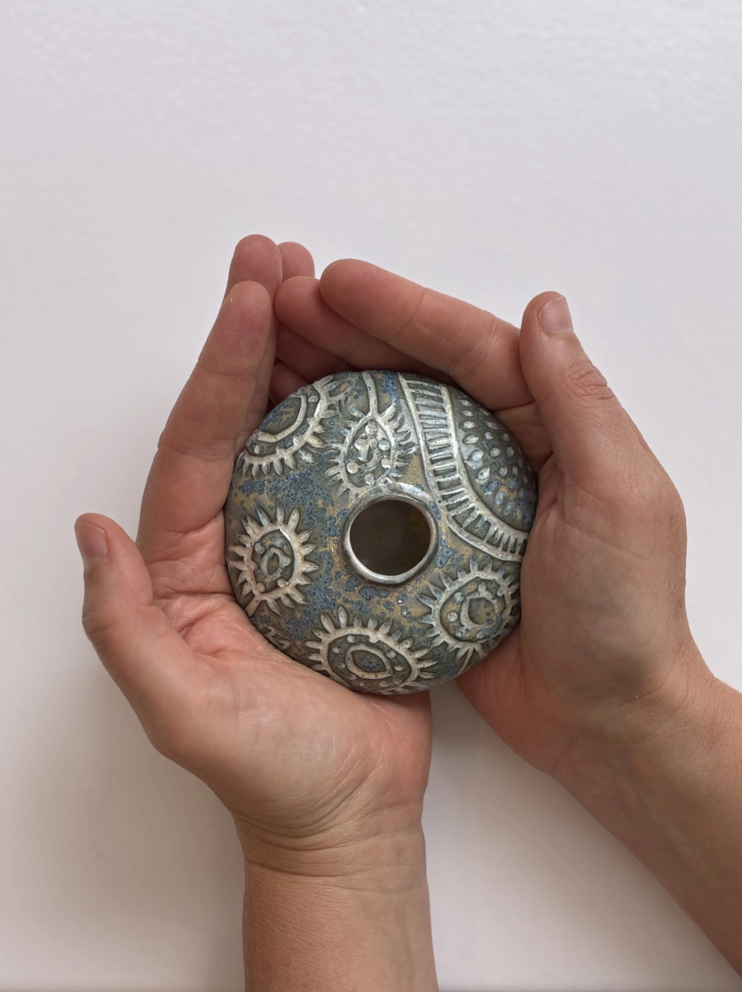 HOLDING VESSEL