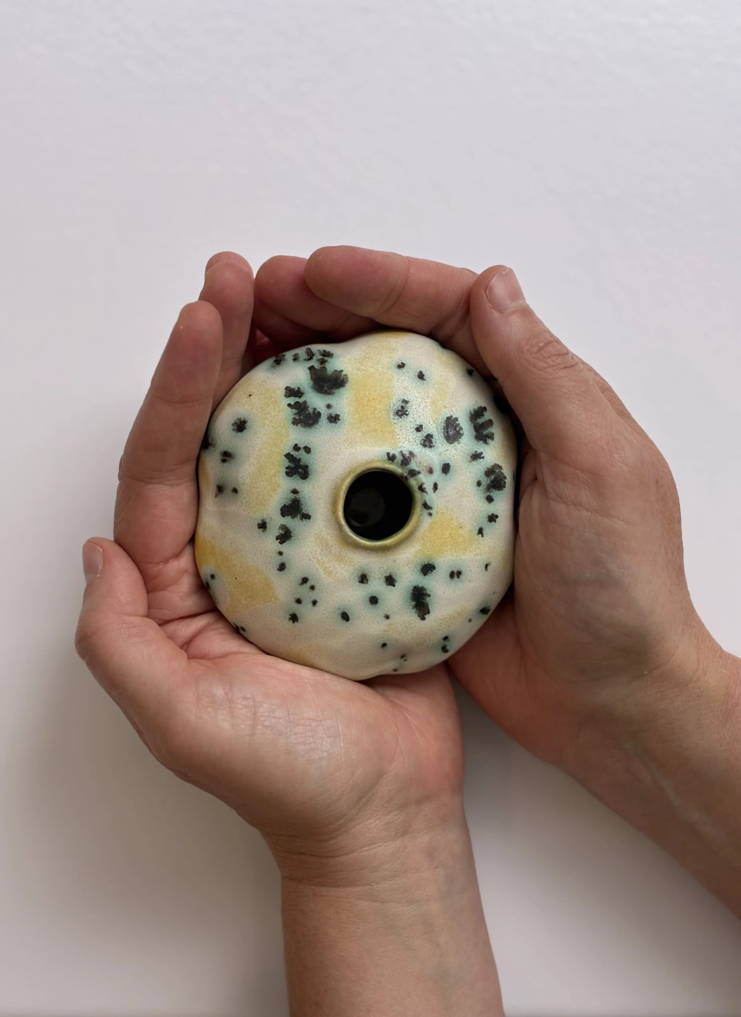 HOLDING VESSEL