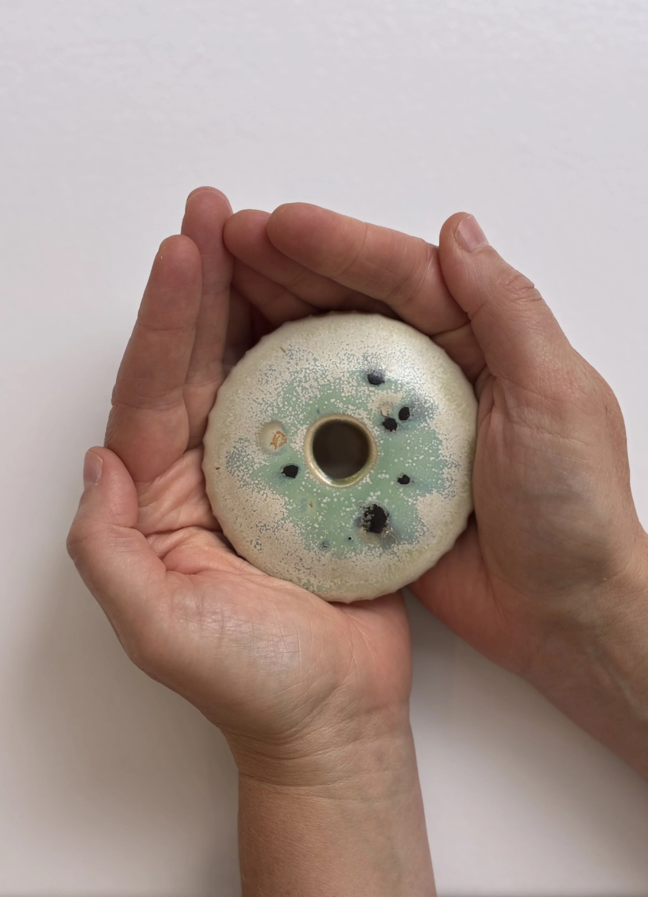 HOLDING VESSEL