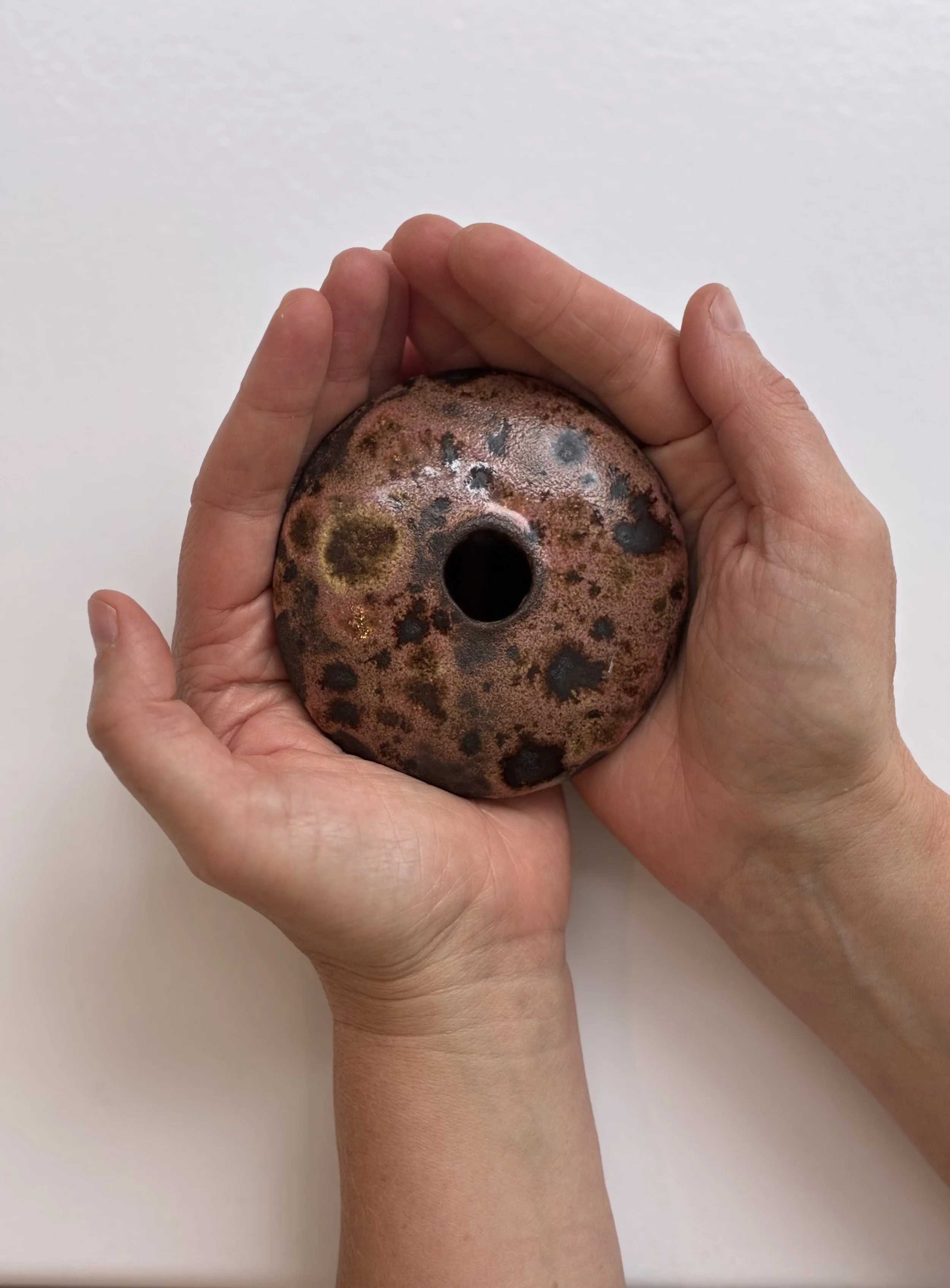 HOLDING VESSEL