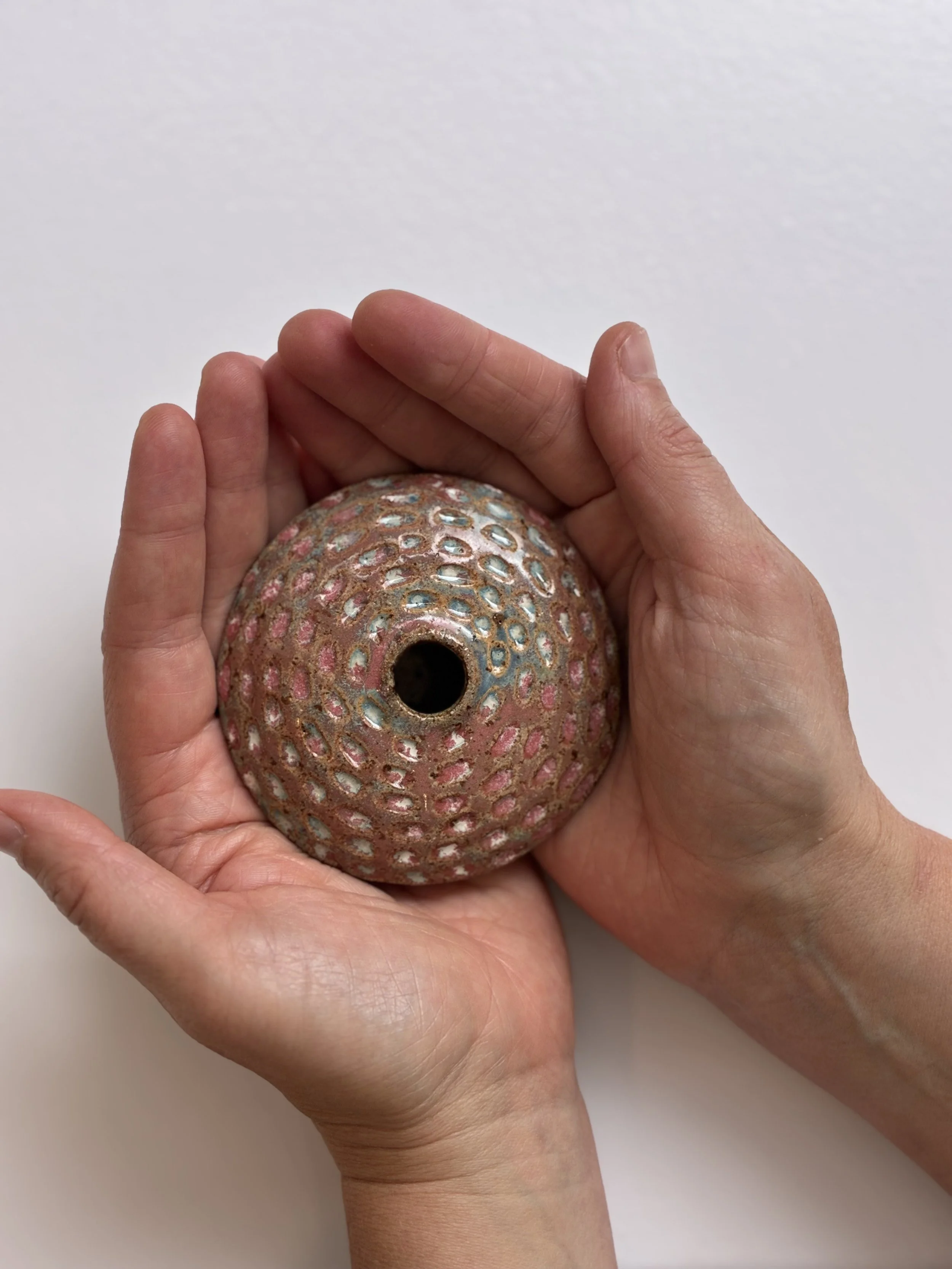 HOLDING VESSEL
