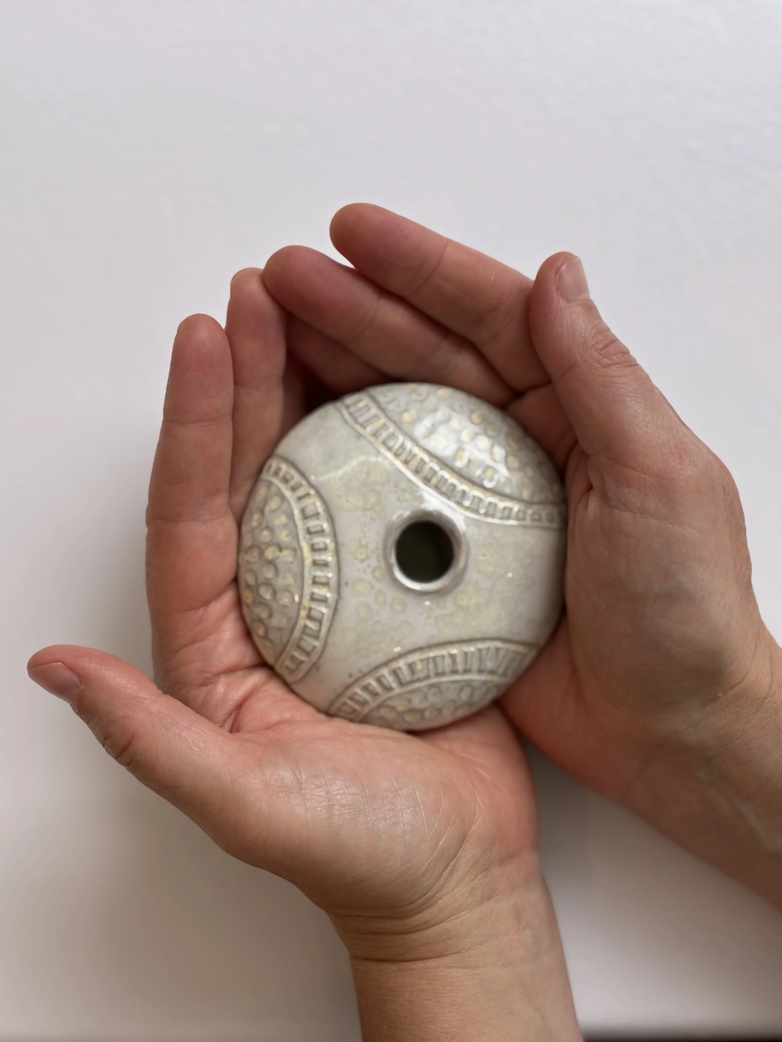 HOLDING VESSEL