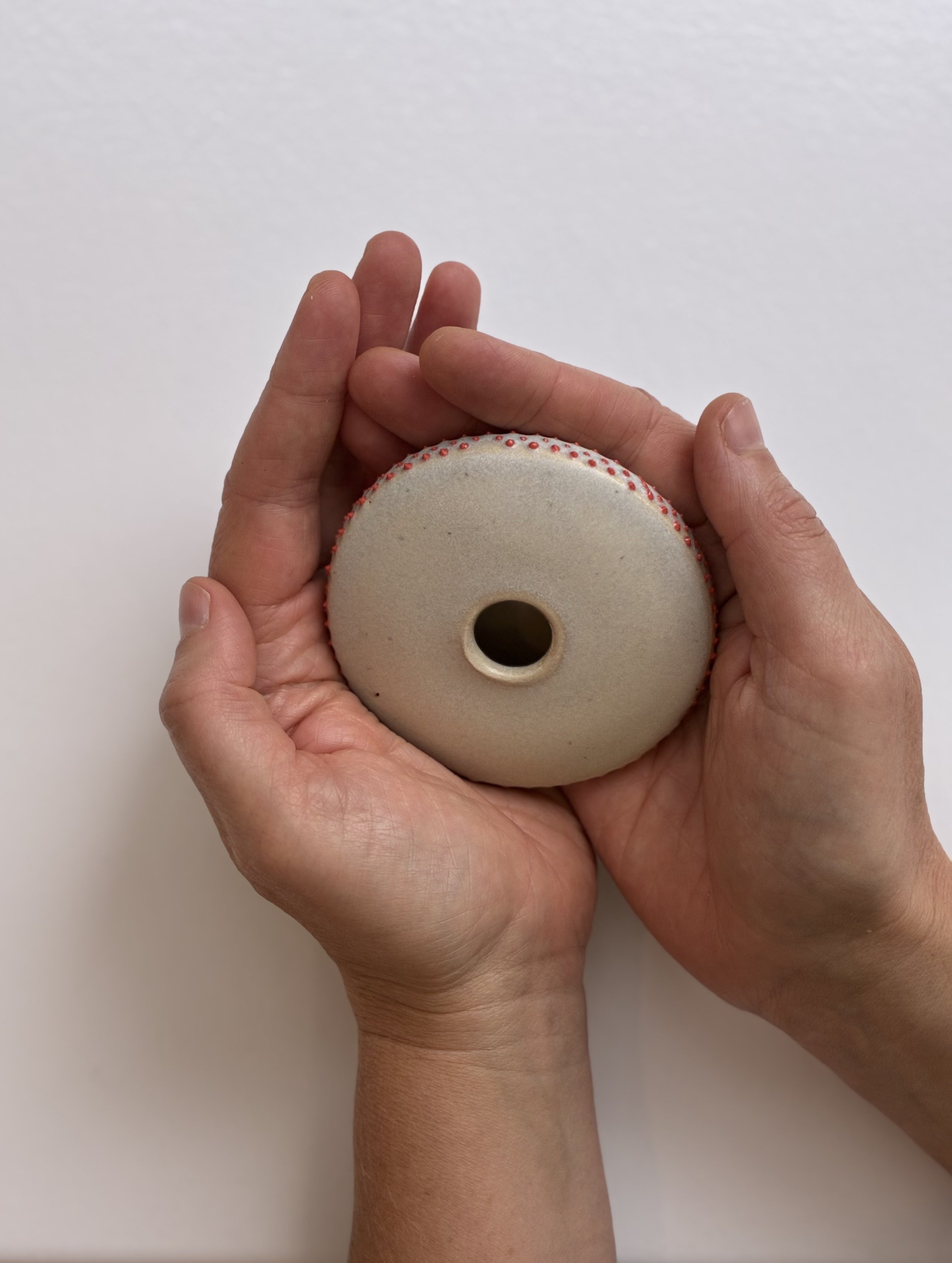 HOLDING VESSEL