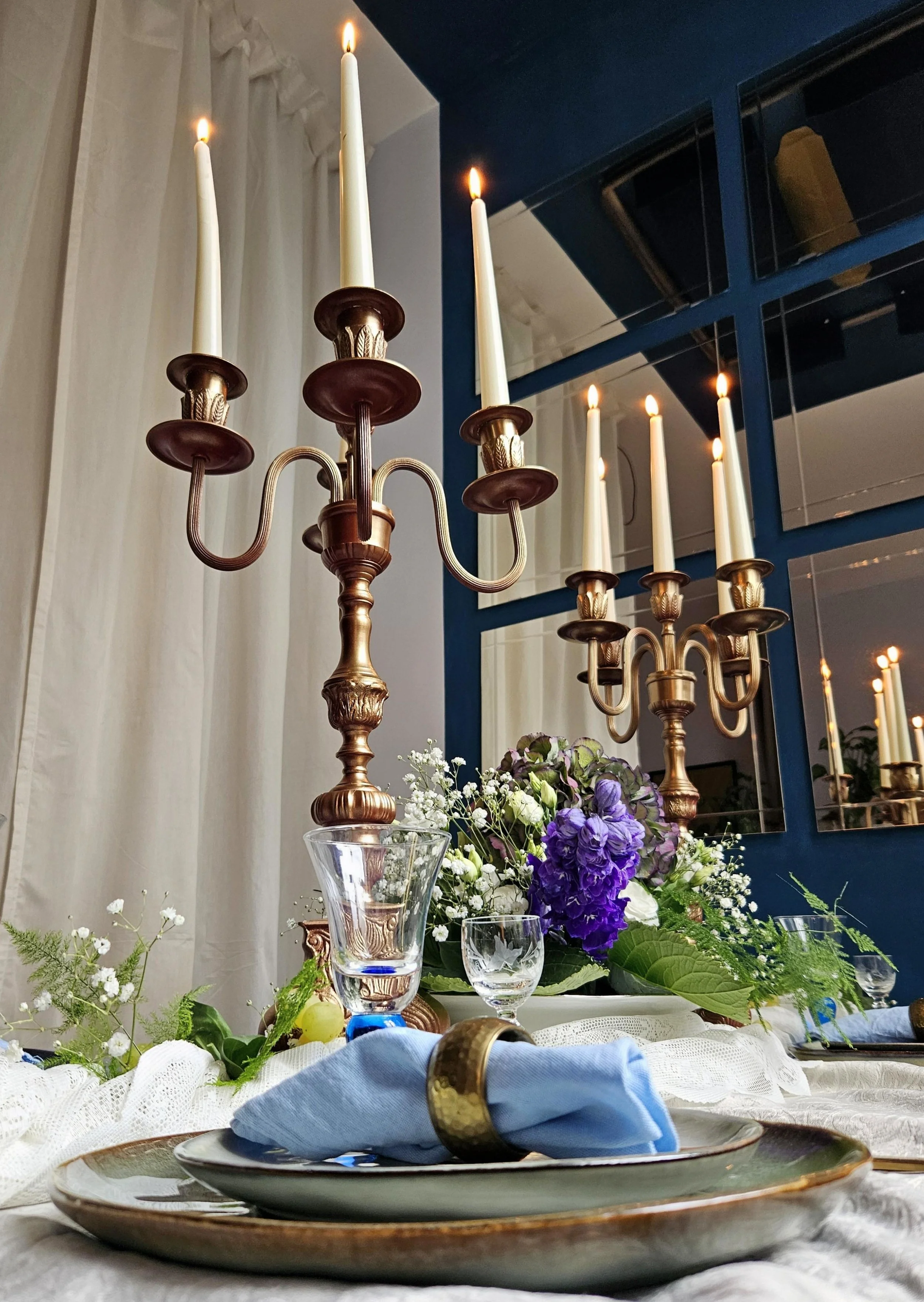Dining table at Cardinal Del Monte's Palazzo