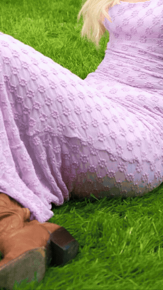 Adobe Express - 6_PerrieEdwards_IG6.gif