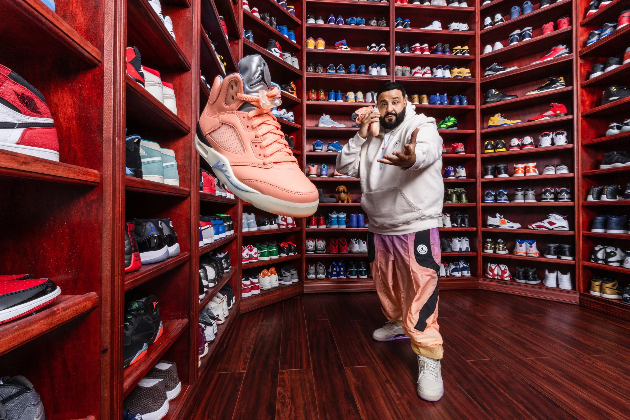 11-DJ-Khaled-Airbnb-Portrait-Bedroom-Credit-Erick-Hercules.jpg