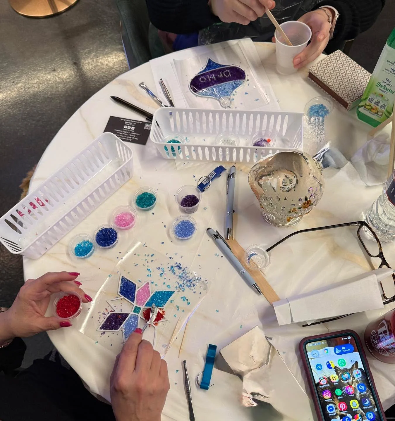 Crushed Glass Resin Art Ornaments in the making! So pretty! 

#thingstodoinfortworth #paintandsipfortworth #PaintPartyVibes #paintpartyfun #paintandsip #fortworthevents #paintparty
