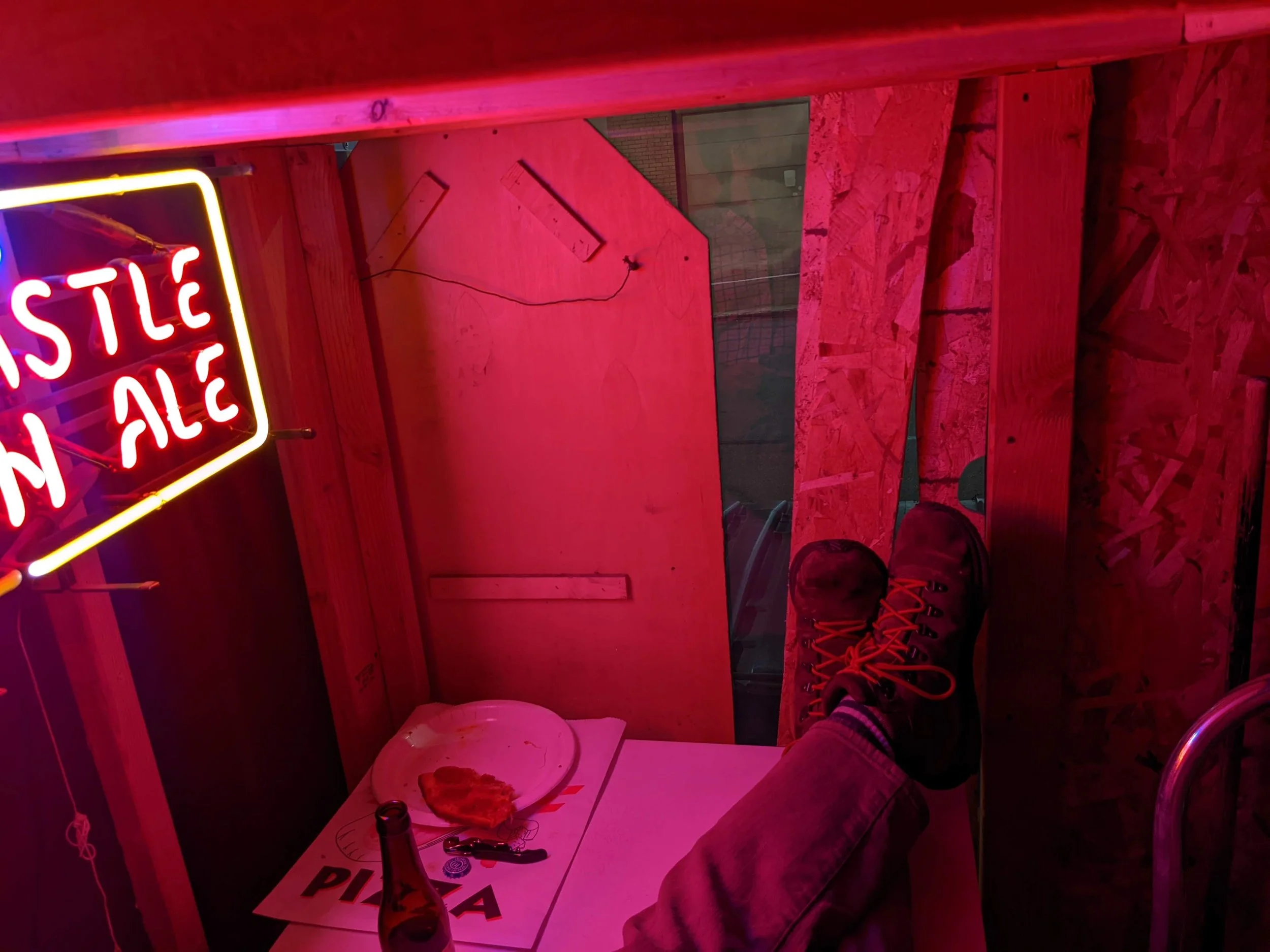 Hidden break spot. Trappist beer & pizza.